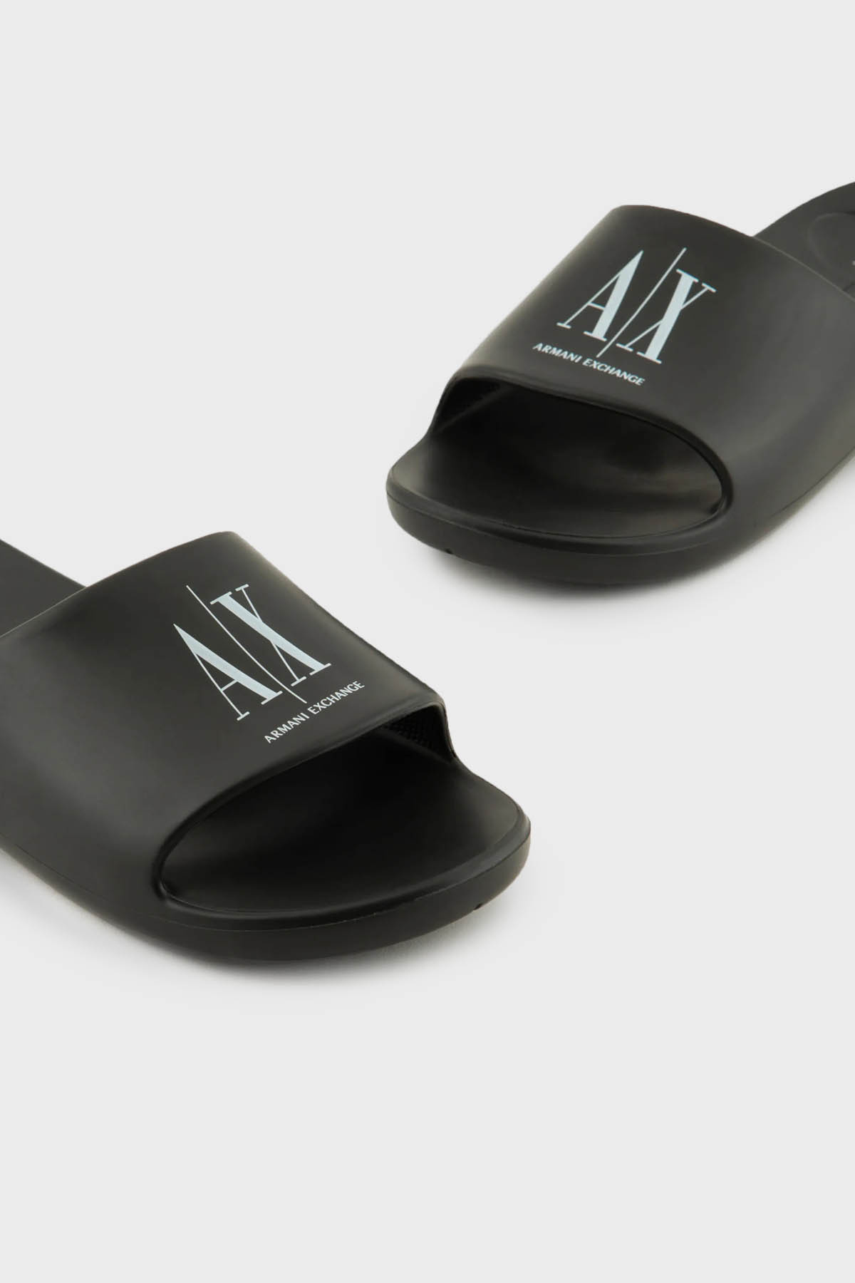 Armani Exchange-Papuci confortabili pentru bărbați, cu talpă plată, cu logo-ul AX, alb-negru XUP012 XV675-S277 3