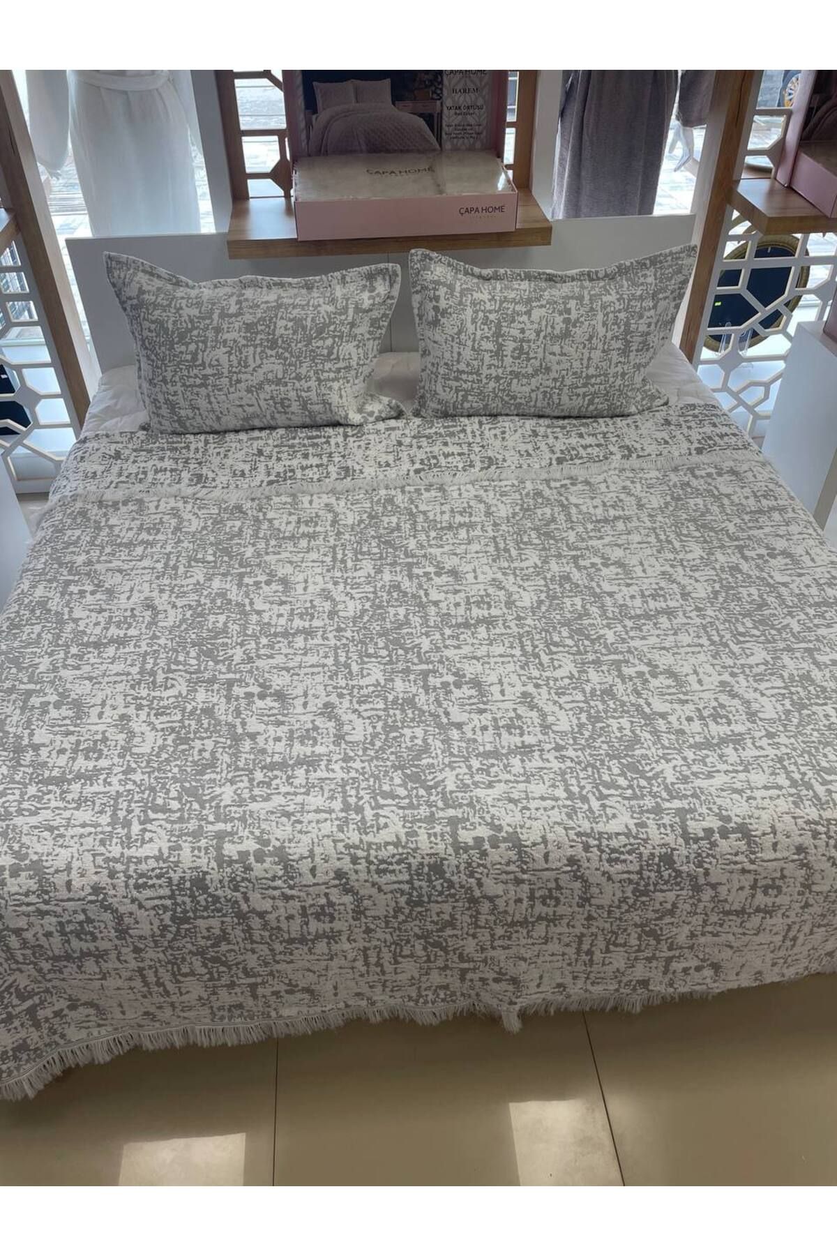 Sudemhome-Soft Fringed Double Blanket & Bedspread Set 4