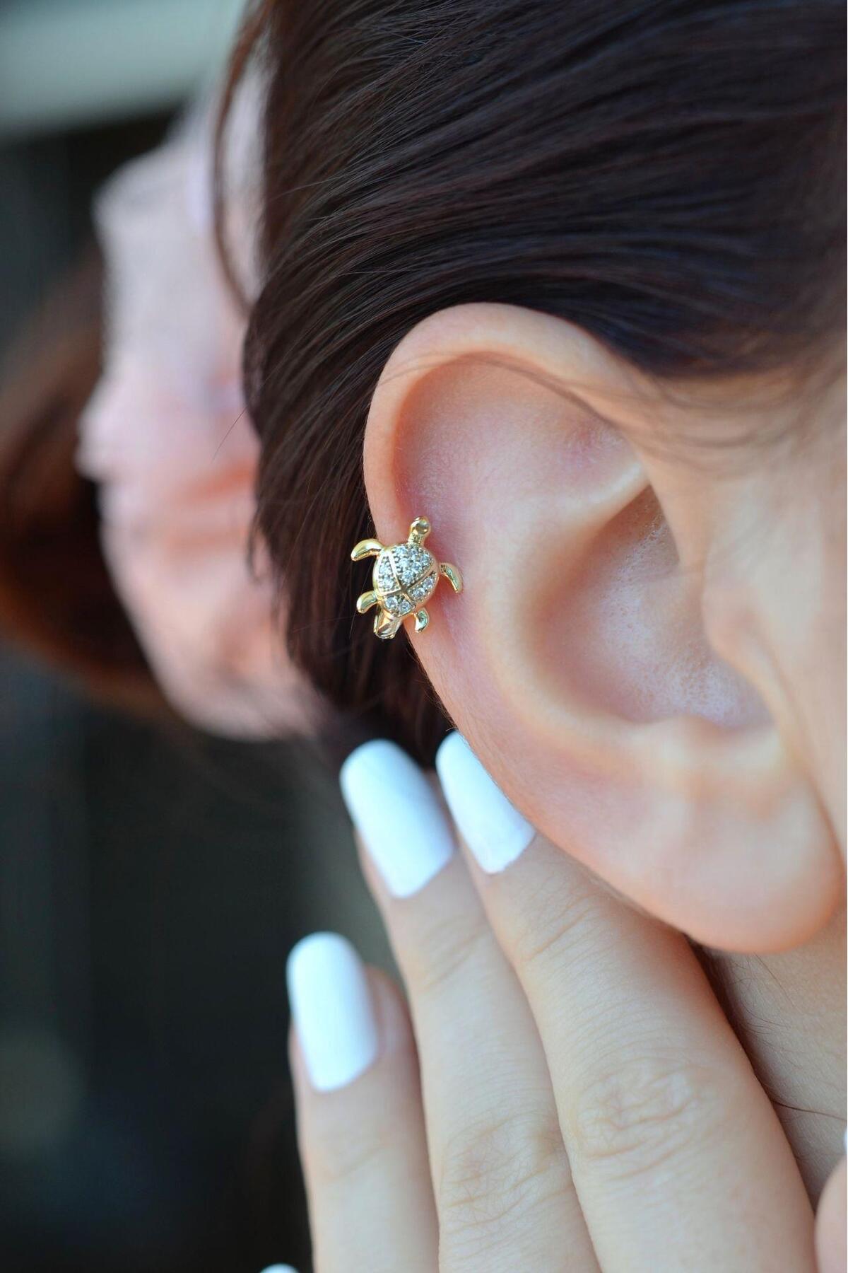 Turtle with Zircon Stone Helix Piercing Karette Cartilage Lobe Earring One Piece
