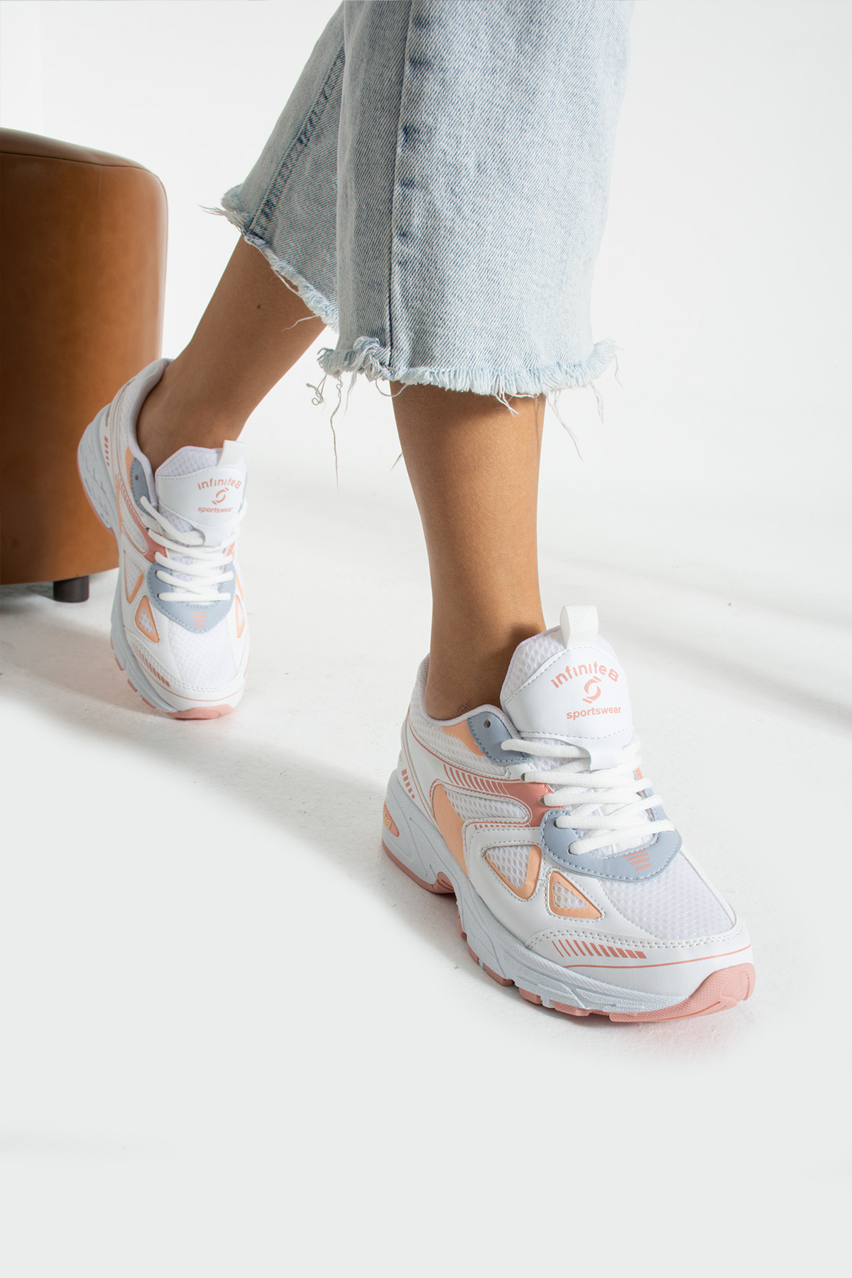 Badger-Day Sneaker-Sports Shoes 2