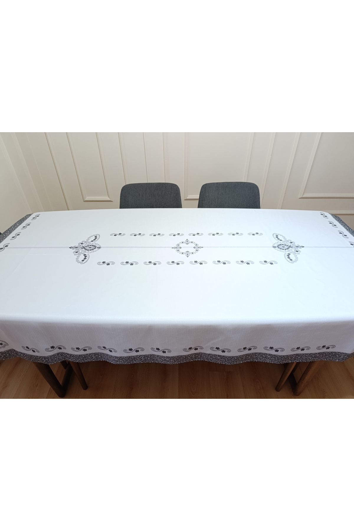 Home-Embroidery Patterned Tablecloth |   Dartless Fabric Tablecloth |   Stain-Proof Fabric |   160X220 cm 5