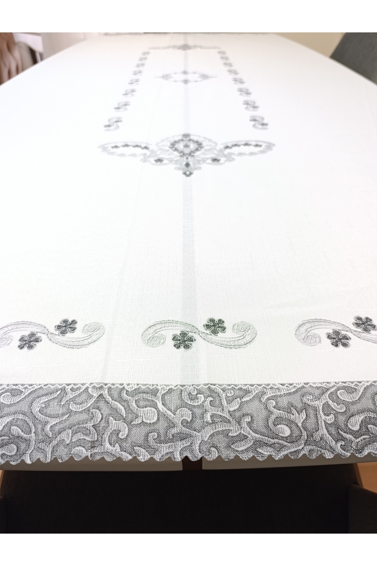 Home-Embroidery Patterned Tablecloth |   Dartless Fabric Tablecloth |   Stain-Proof Fabric |   160X220 cm 4