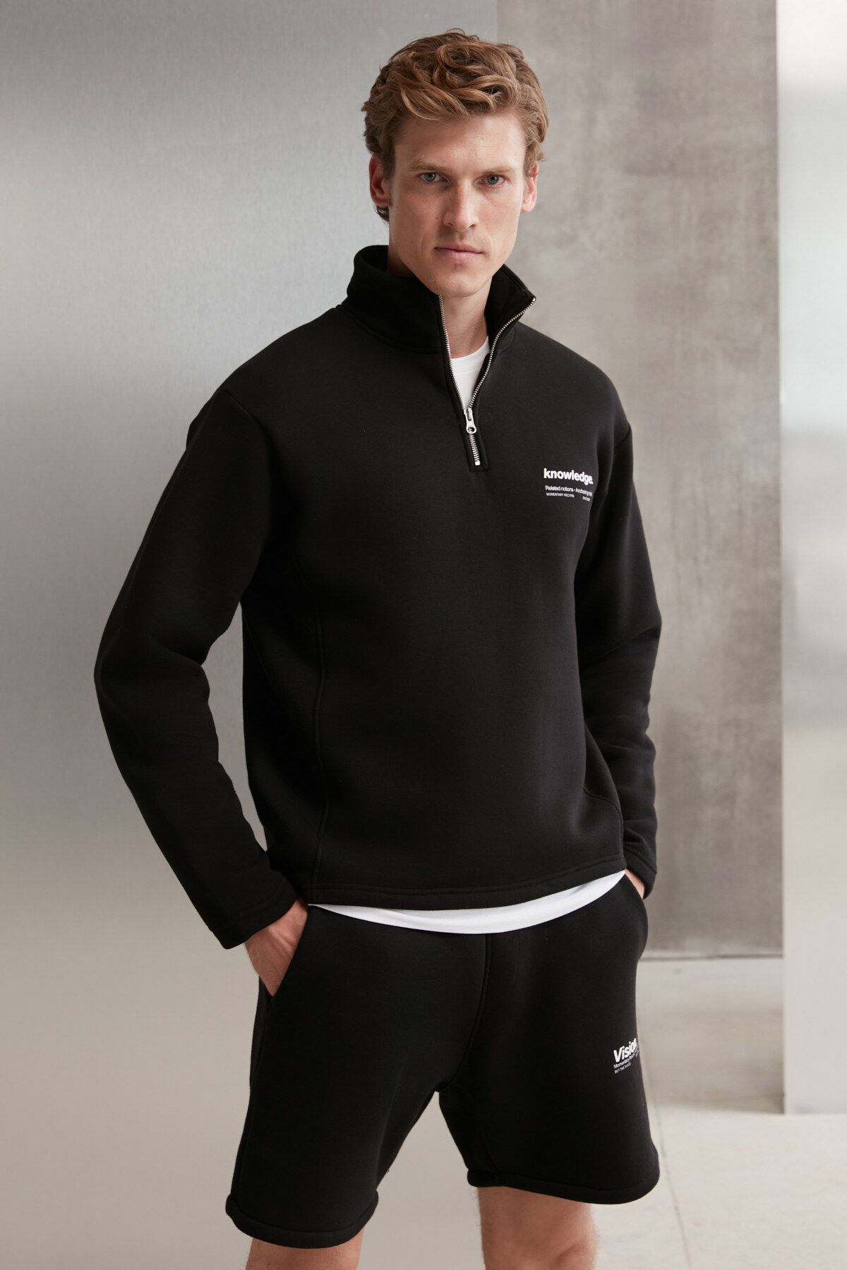 GRIMELANGE-Halden Men's Regular Black Sweatshirt with Fleece Inside, Stand Collar, Half Zipper and Print Detail 2