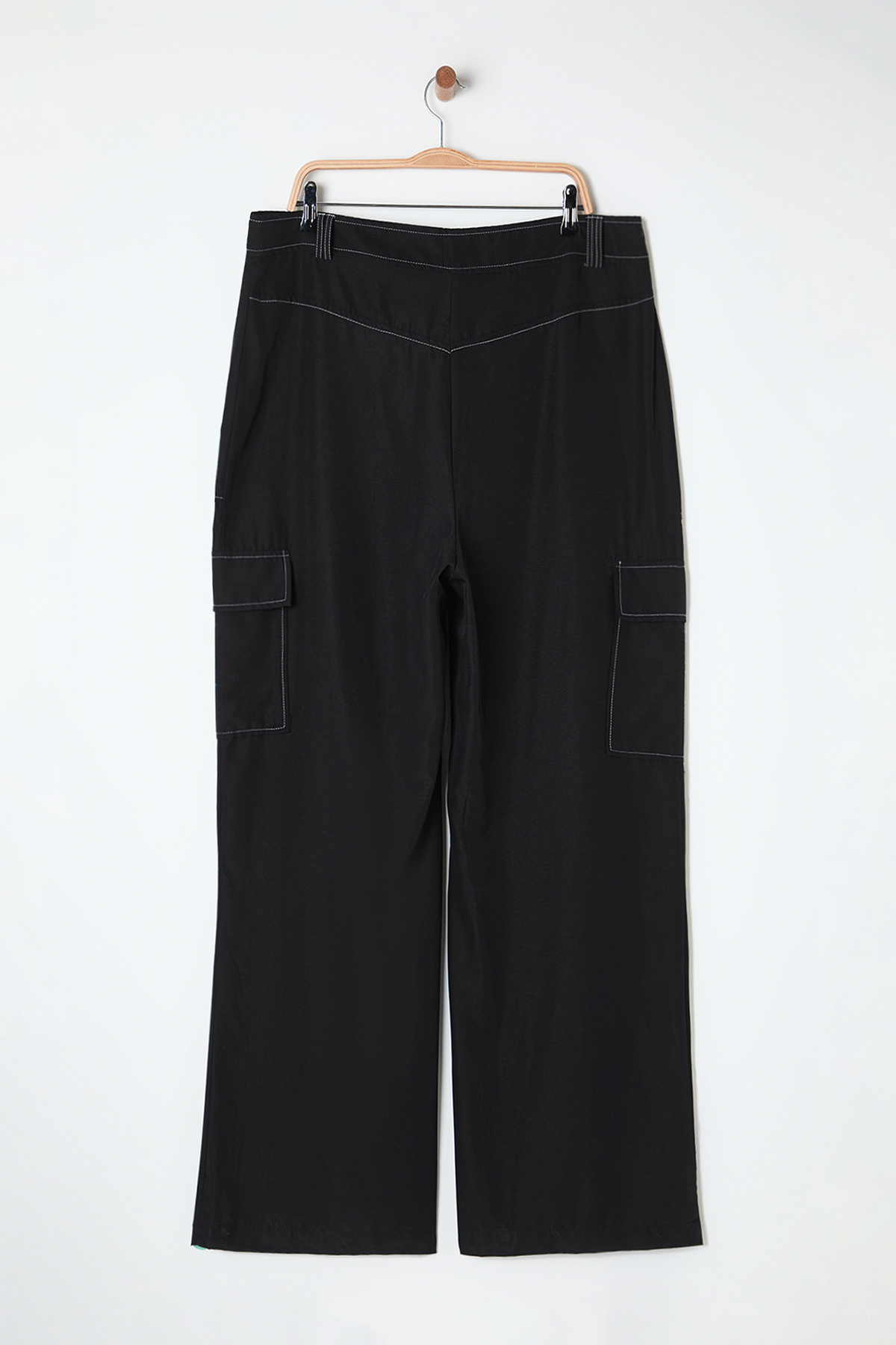 Trendyol Curve-Černé Cargo Wide Leg Kontrastní prošívání Detail Woven Pants Tbbaw25Ar00024 9