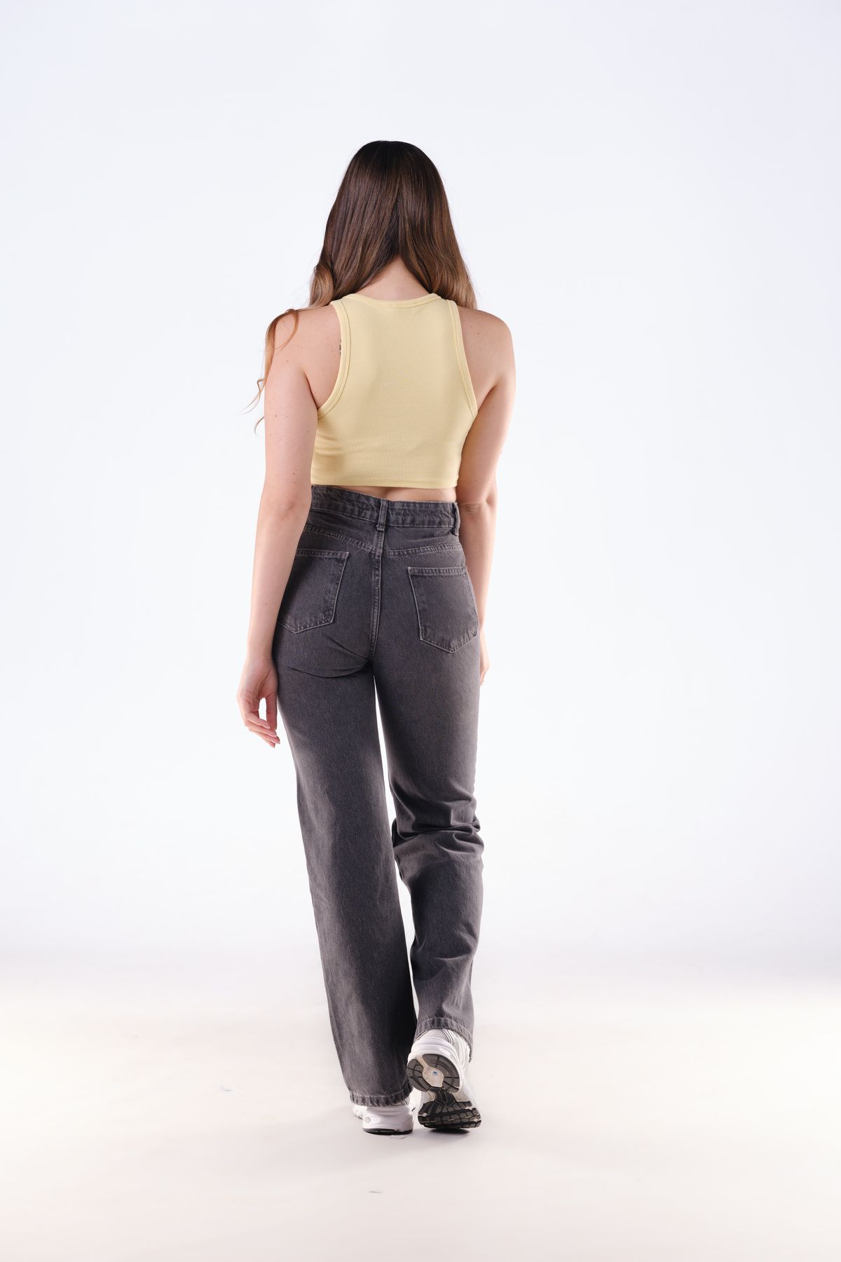 Novita-NOV25JE0004 Modell Schwarze breite Hose 4