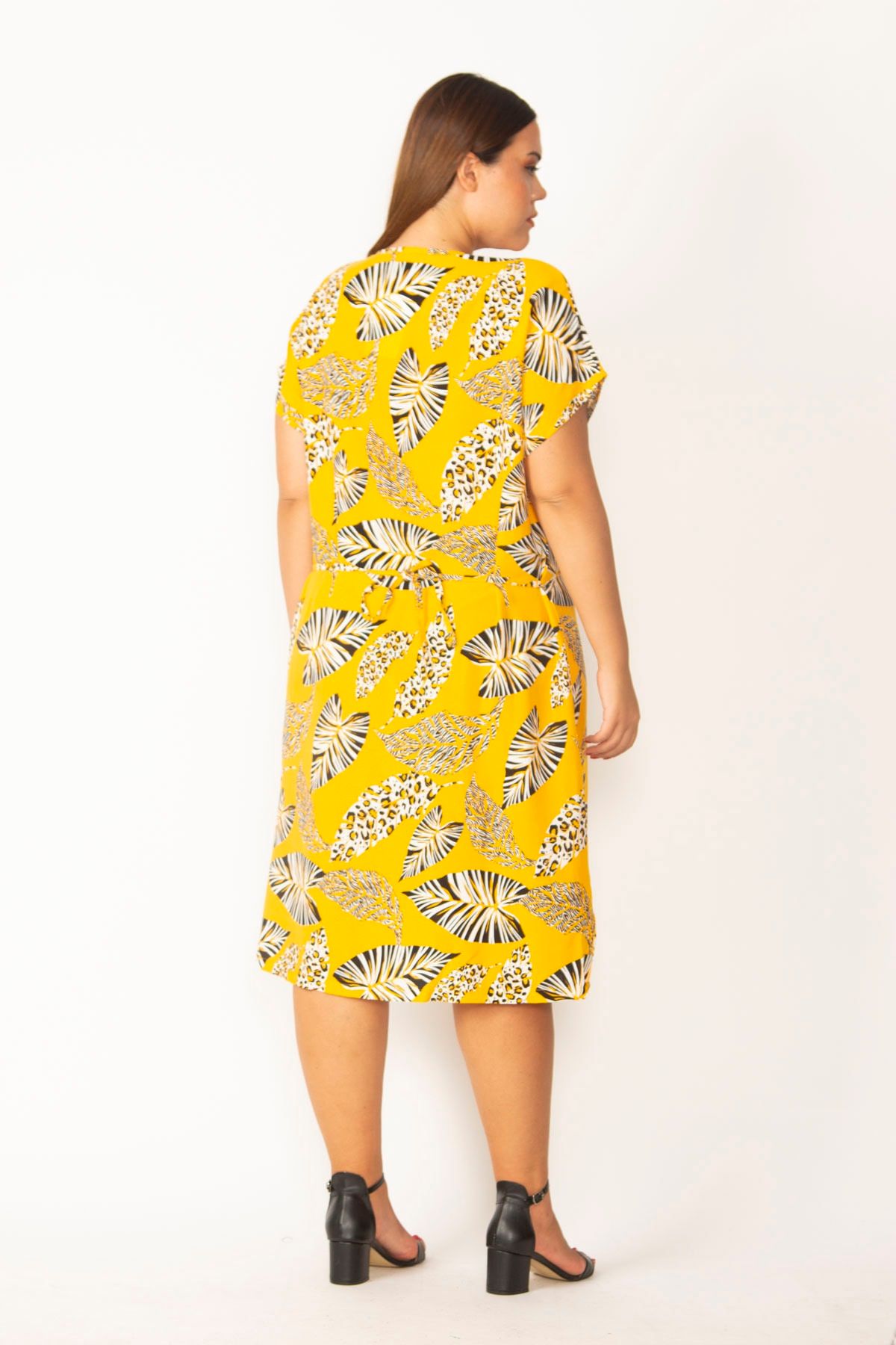 Şans Große Größen in Kleid Gelb Shift Fast ausverkauft FN8284