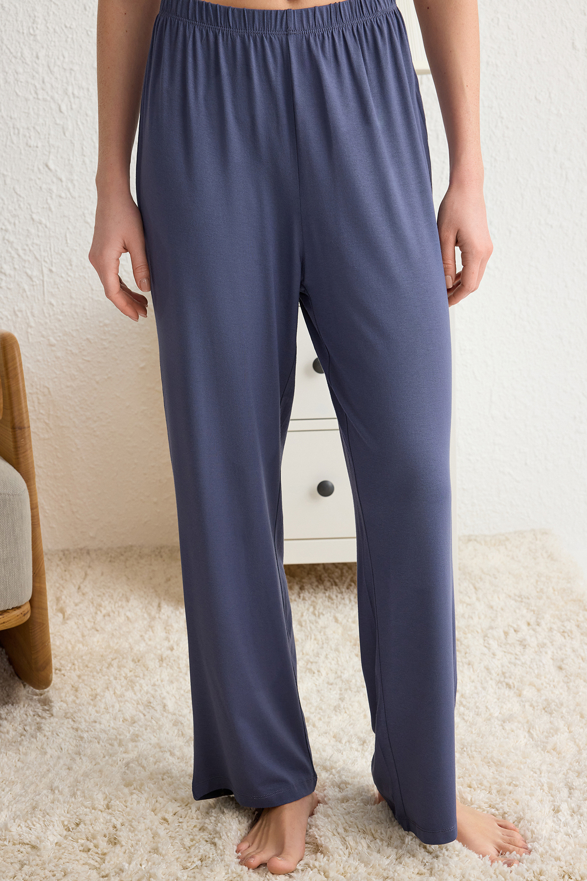 Trendyolmilla  Lacivert Rahat Kalıp Viskon Örme Pijama Takımı THMSS25PT00165 - Görsel 5