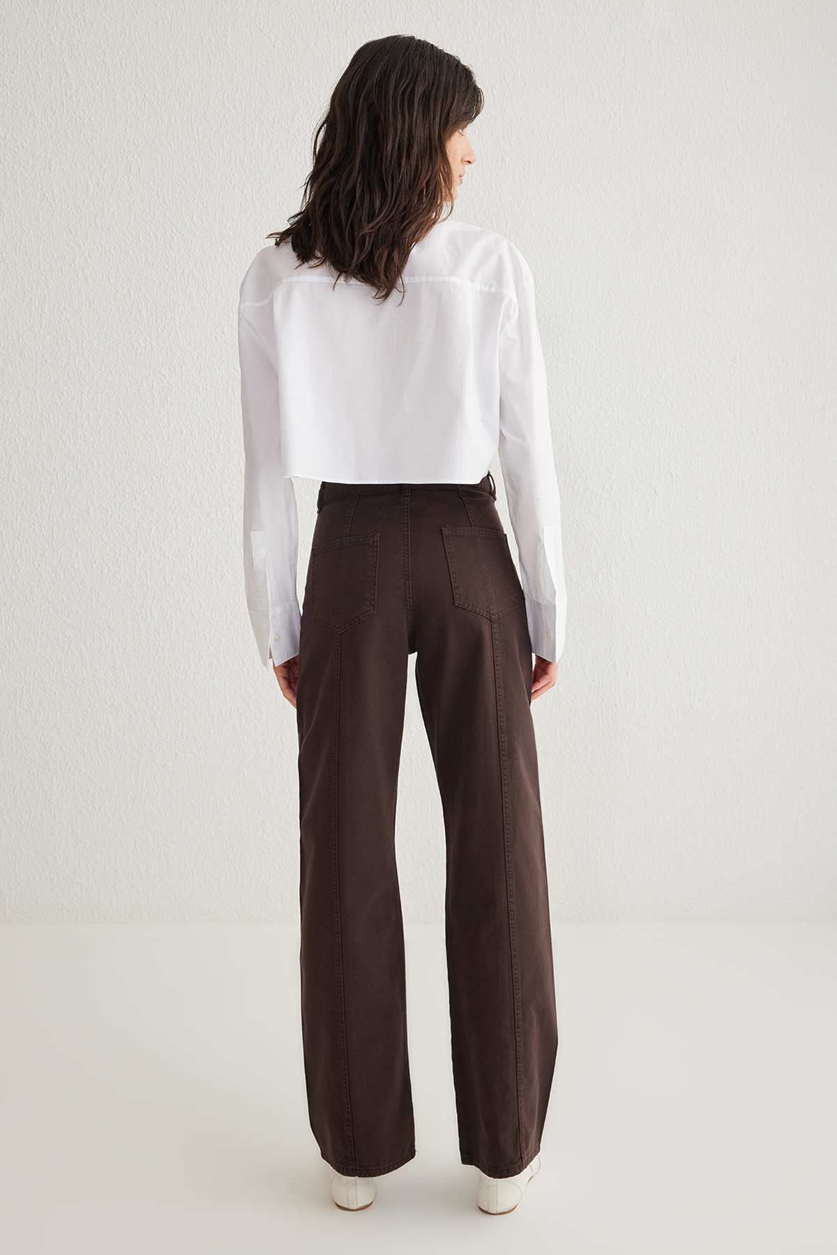 Trendyol Collection-Braune Jeans mit hoher Taille und weitem Bein und detaillierten Nähten TWOSS25JE00034 5