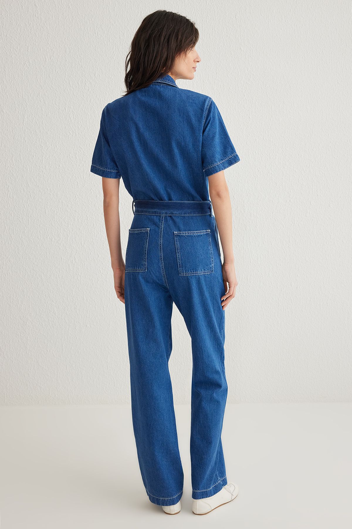 Trendyol Collection-Salopetă albastră din denim cu mânecă scurtă, cu buzunar, cu centură TWOSS25TU00003 5