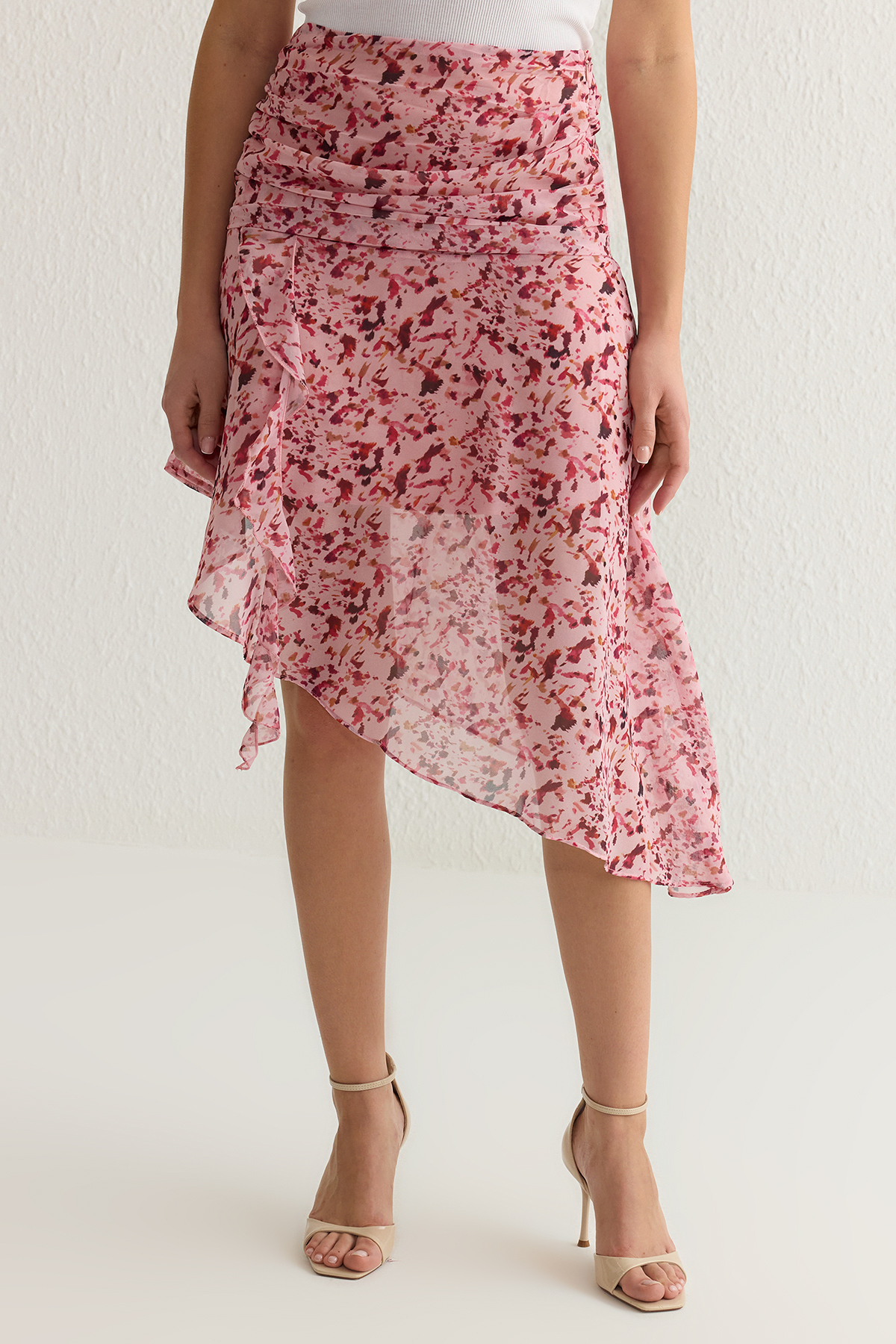 Trendyolmilla  Pembe Asimetrik Midi Boy Şifon Çiçekli Dokuma Etek TWOSS25ET00039 - Görsel 4