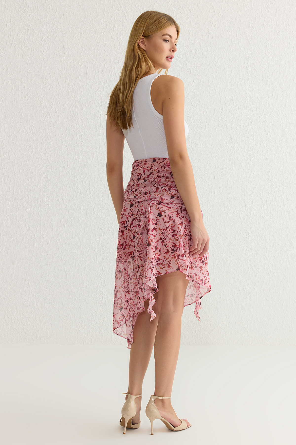 Trendyolmilla  Pembe Asimetrik Midi Boy Şifon Çiçekli Dokuma Etek TWOSS25ET00039 - Görsel 5