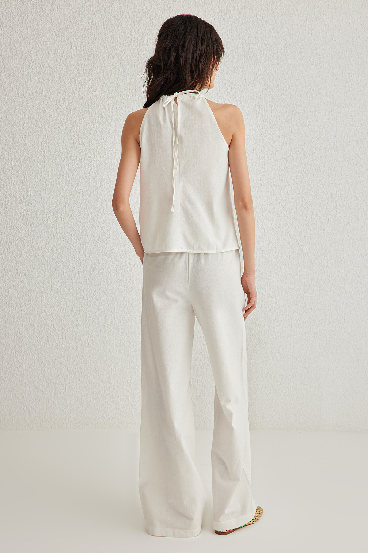 Trendyol Collection-Ecrufarbenes Neckholder-Set mit gewebtem Oberteil und Unterteil TWOSS25AU00015 5
