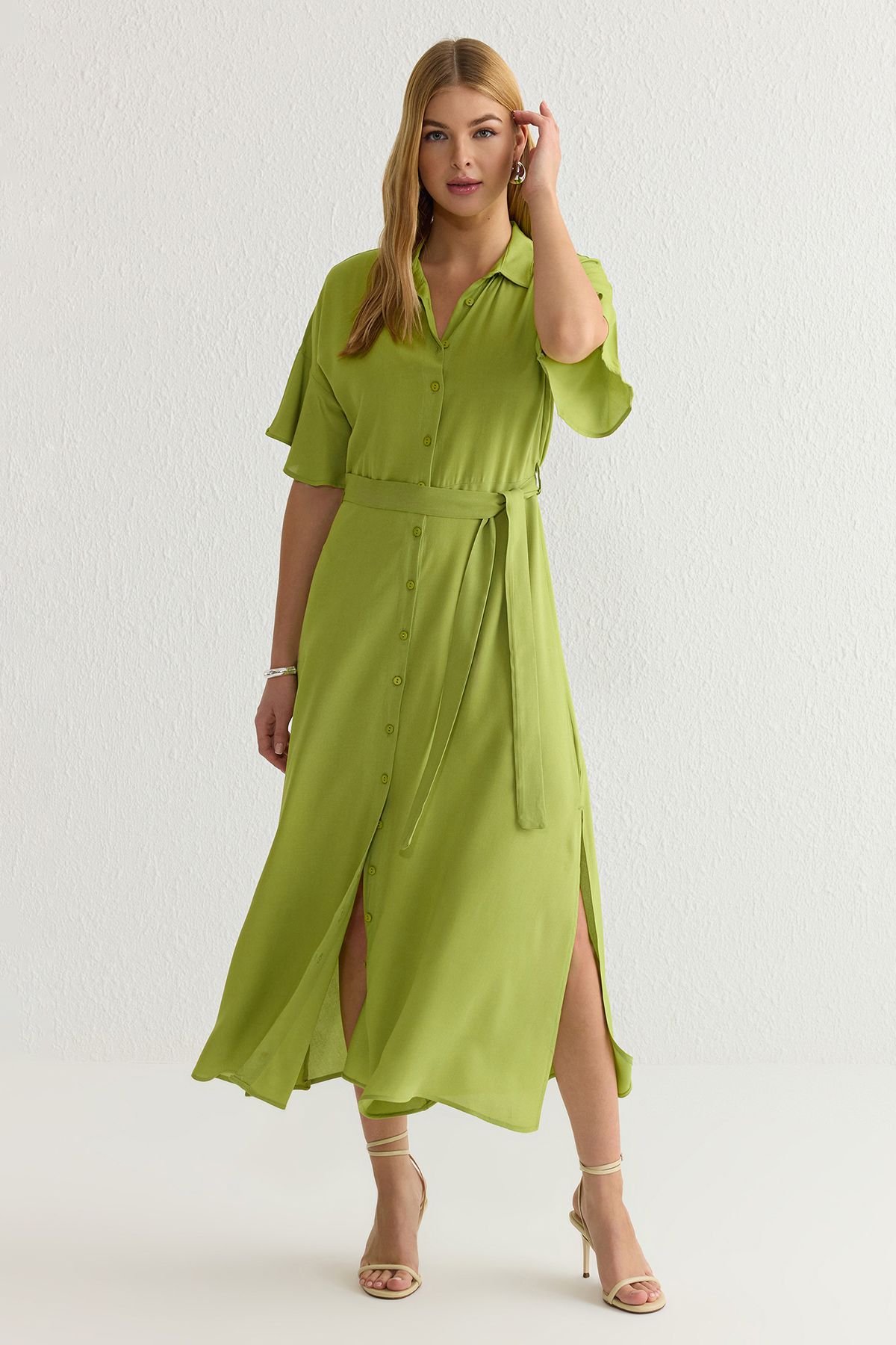 Trendyol Collection Zielona, Olejowana, Kwiatowa, Długa, Tkana Sukienka Z Paskiem Twoss19el0094 Kobieta - 36