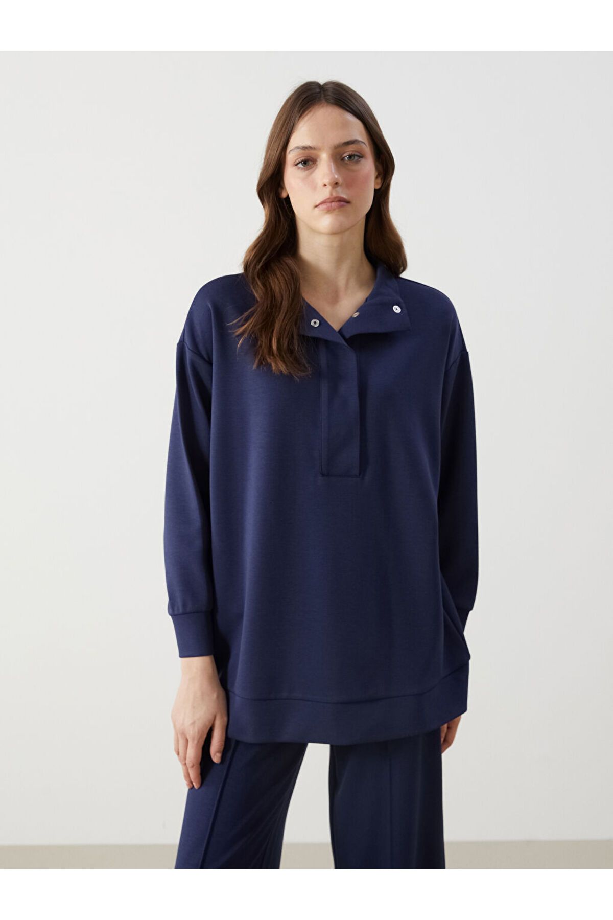 LC Waikiki Dik Yaka Düz Oversize Kadın Sweatshirt Tunik