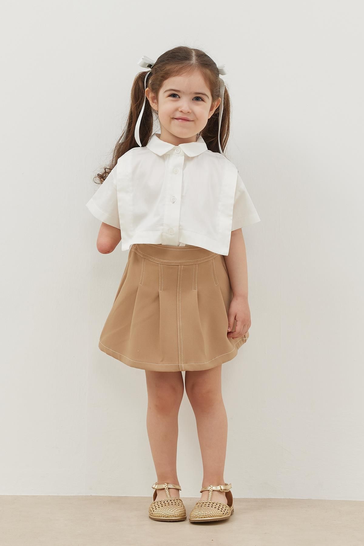 Fahhar Kids-Fusta plisata de culoare bej 5