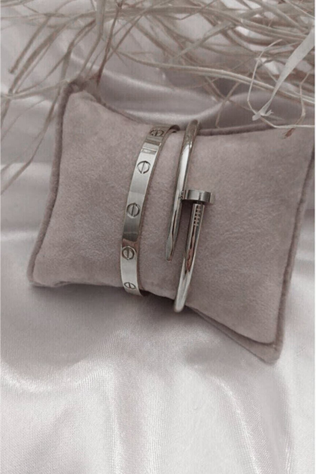 X-Lady Accessories Gümüş Renk Çivi Ve . Bileklik Set 843