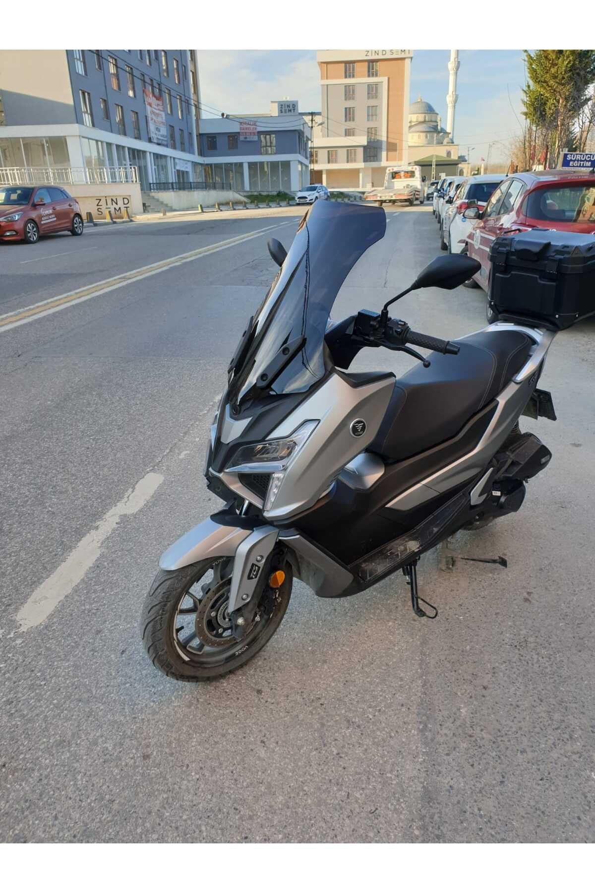 Voge SR1 Siperlik Ön Cam 2023-2025 Model 72cm Siyah Renkli 4mm UZUN CAM