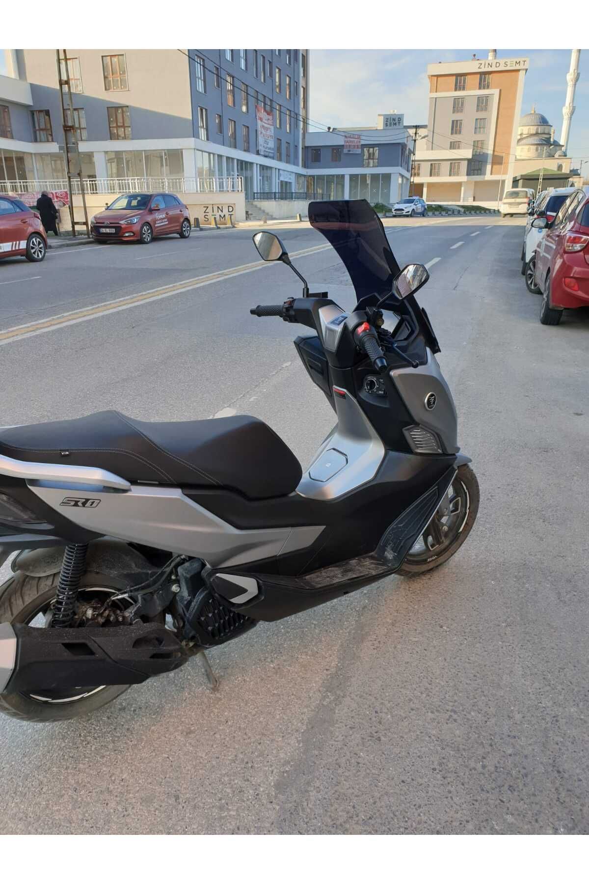 Voge SR1 Siperlik Ön Cam 2023-2025 Model 72cm Siyah Renkli 4mm UZUN CAM