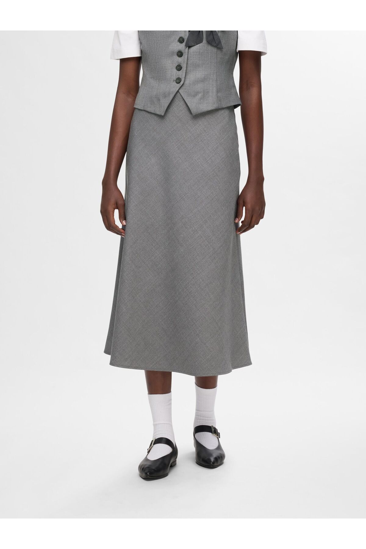 complete the look image