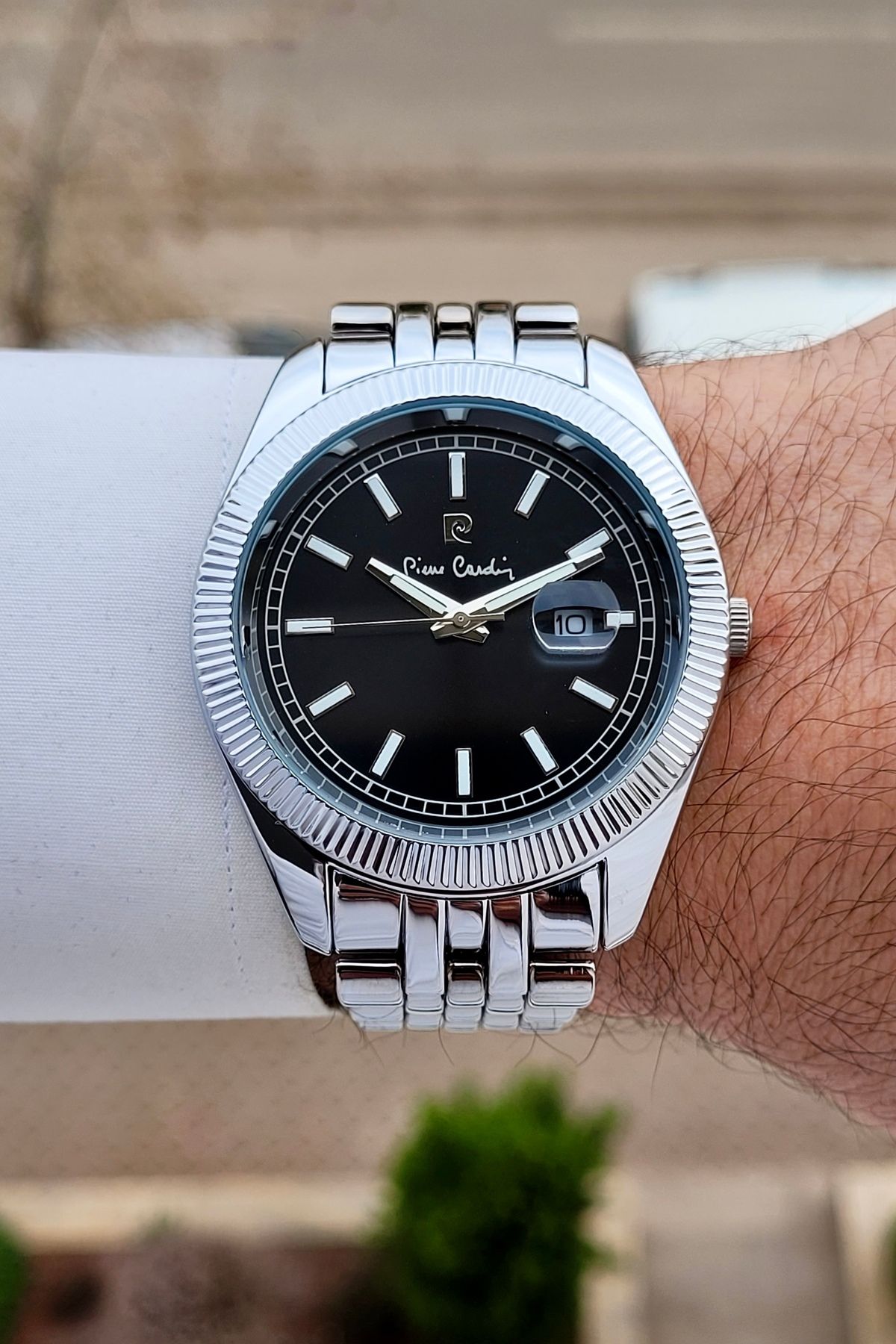 ساعت مچی مردانه 44 میلی متری با صفحه مشکی و بند رنگی متالیک با 2 سال گارانتی Pierre Cardin