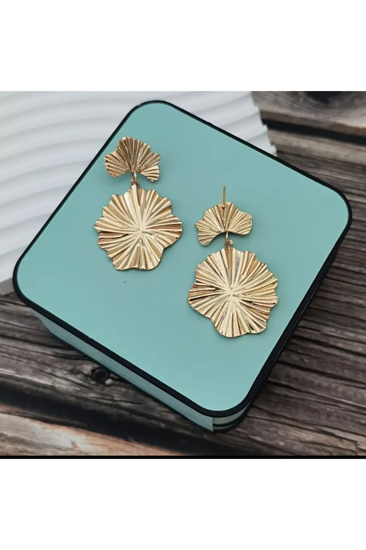 MEECY-Earrings - Gold-colored 1