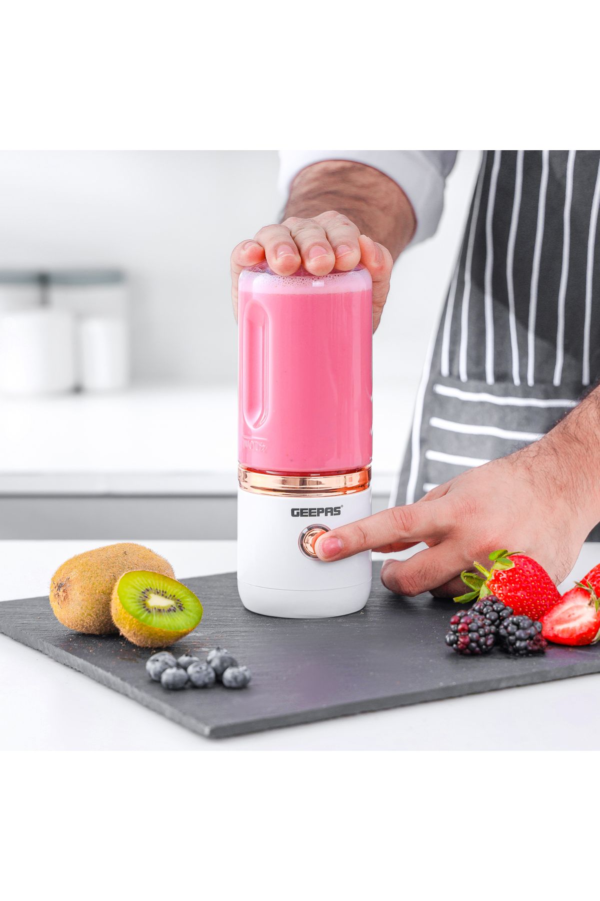 Geepas-Rechargeable Portable Blender, 420 ml Capacity, Juicing Machine With Single Click Operation 2