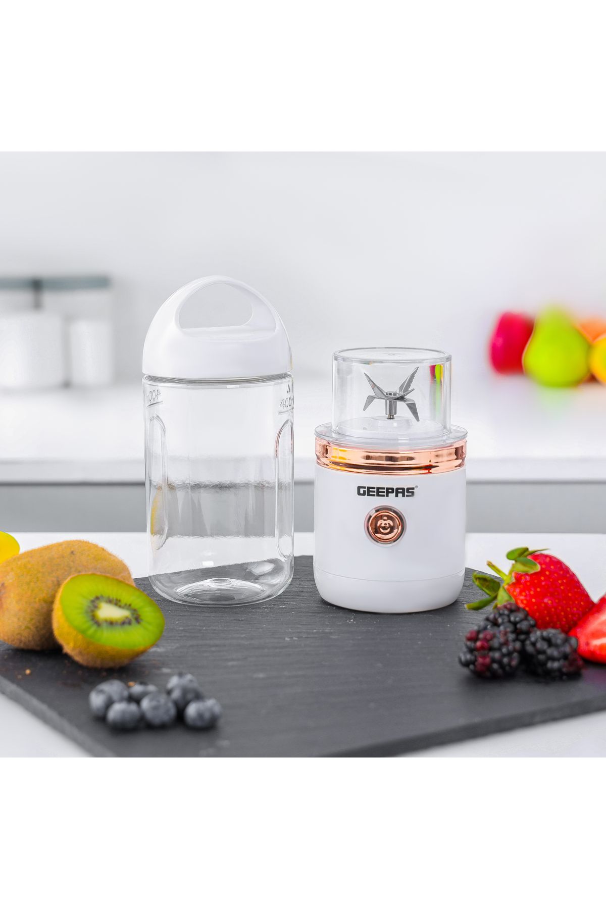 Geepas-Rechargeable Portable Blender, 420 ml Capacity, Juicing Machine With Single Click Operation 5