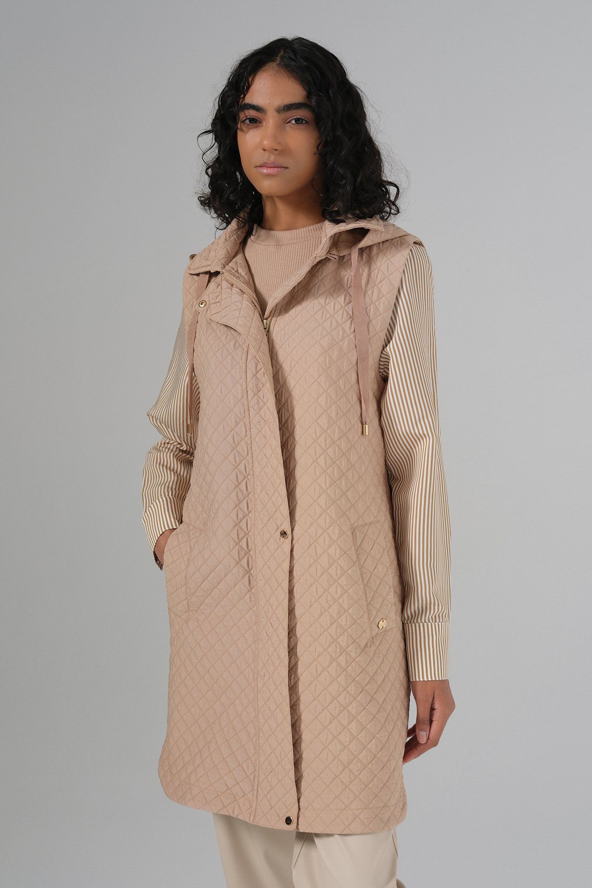 Nihan-Thin Quilted Vest - Camel 6
