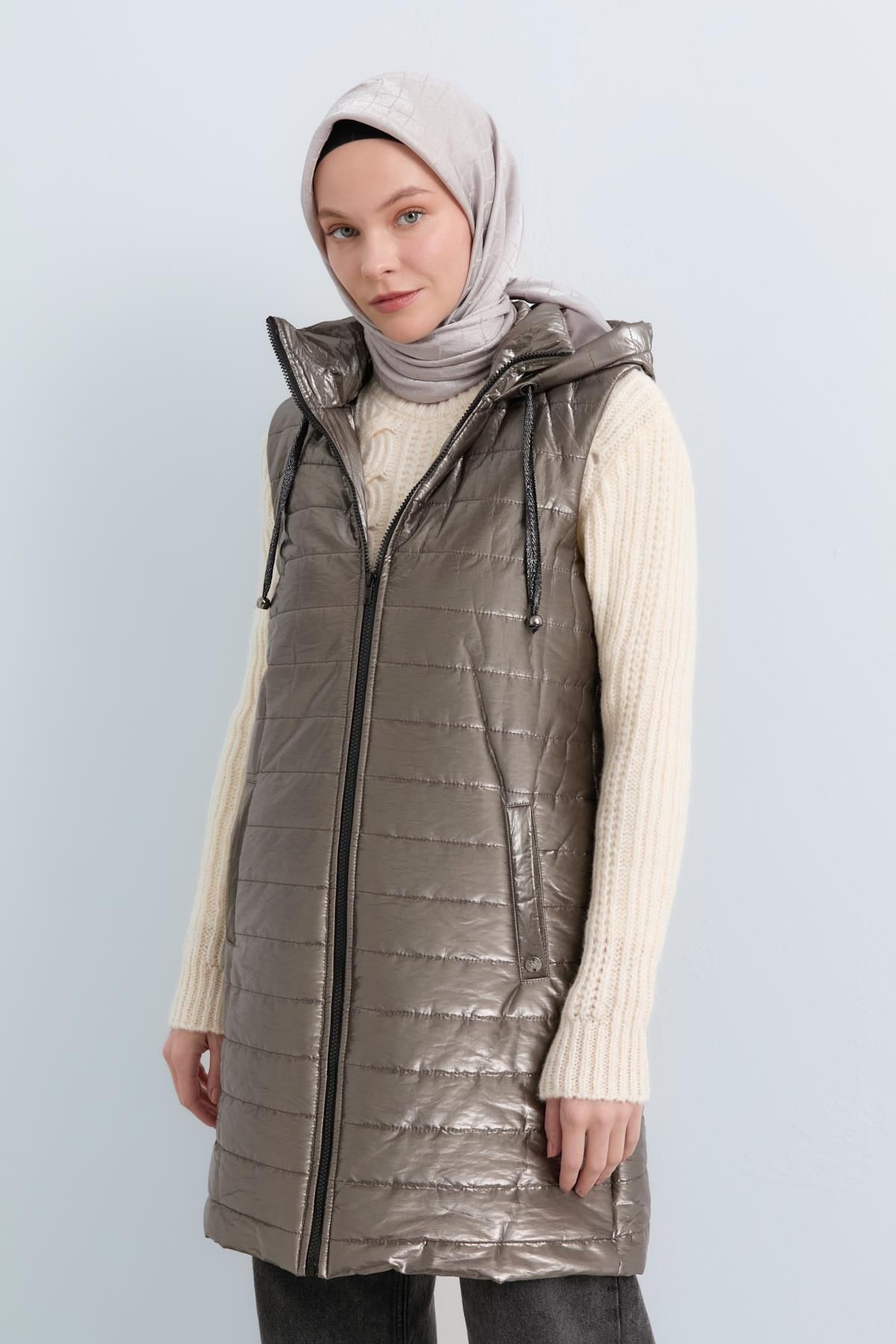Nihan-Shiny Quilted Vest - Gray 5