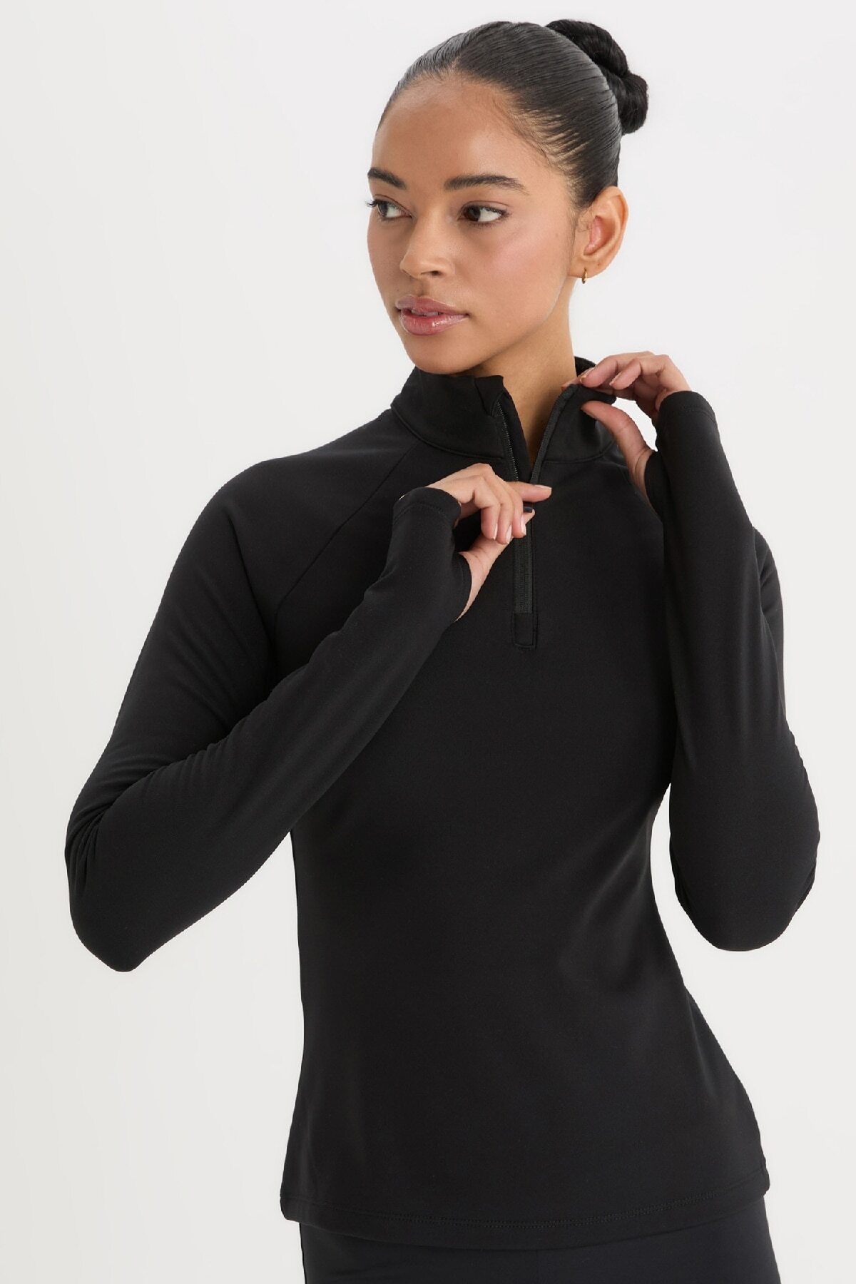 DeFacto Fit Standart Fit Basic Düz Dik Yaka Sporcu Uzun Kollu Siyah Tişört B0811ax25sp görsel 5