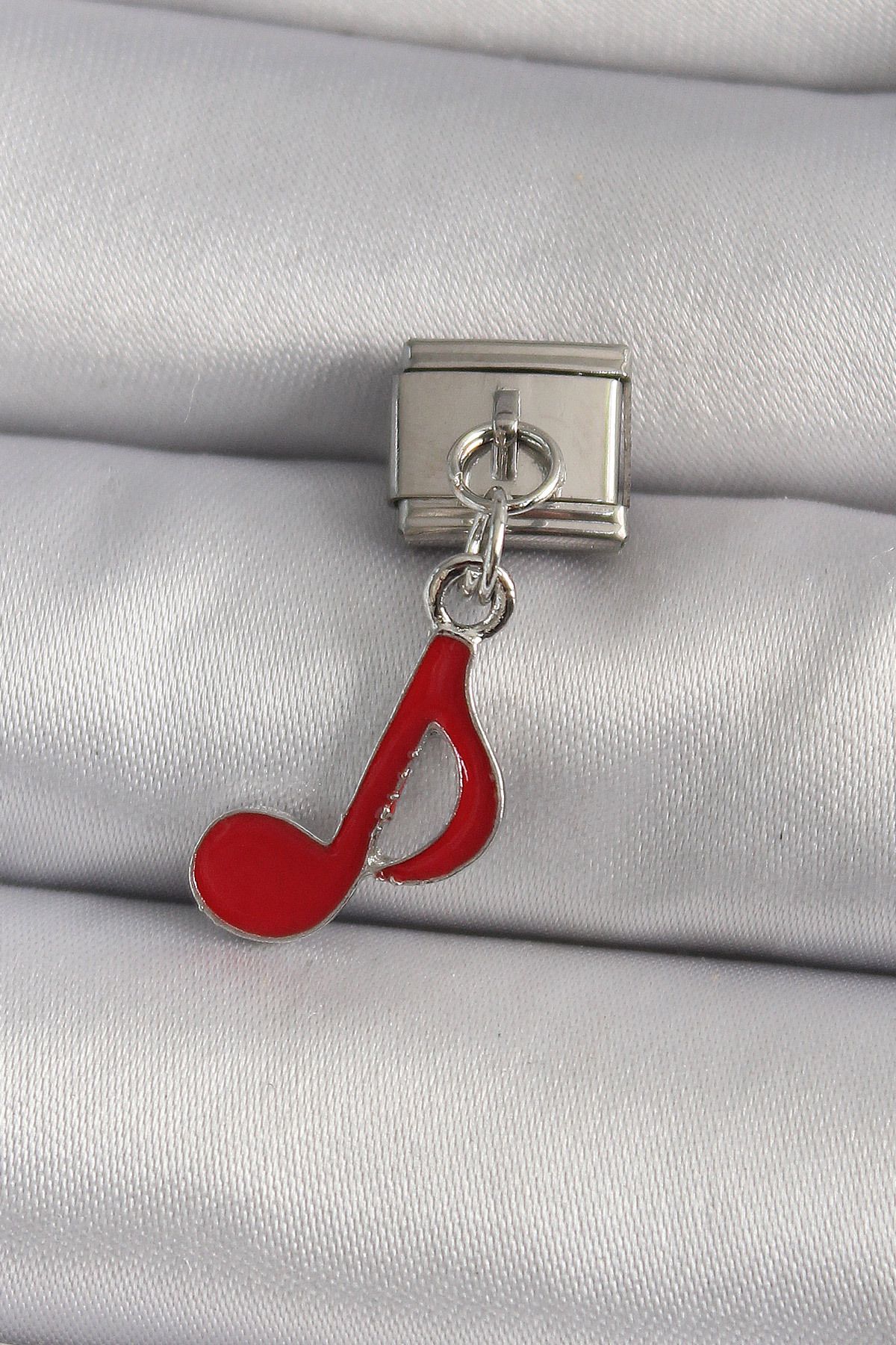 Evinso 316L Çelik Gümüş Renk Kırmızı Nota Model Nomination Charm