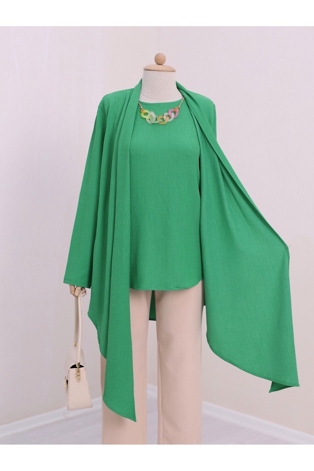complete the look image