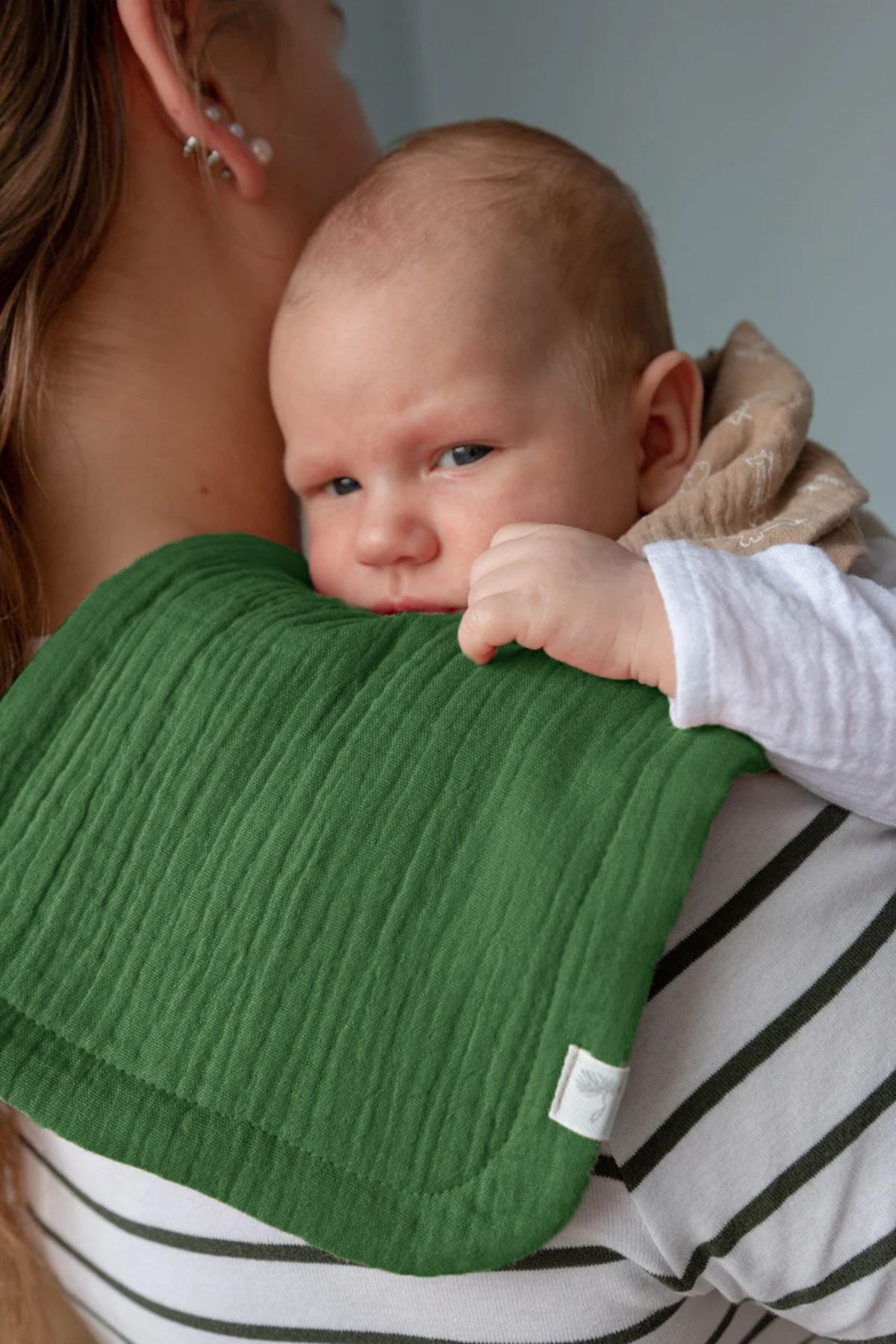 destinyhometex %100 Pamuklu 8 Kat Muslin Kumaş Üç Çıtçıtlı 4'lü Bebek Mama Önlüğü Ve Gaz Çıkarma Omuz Örtüsü Set fotoğrafı 6 (önizleme)