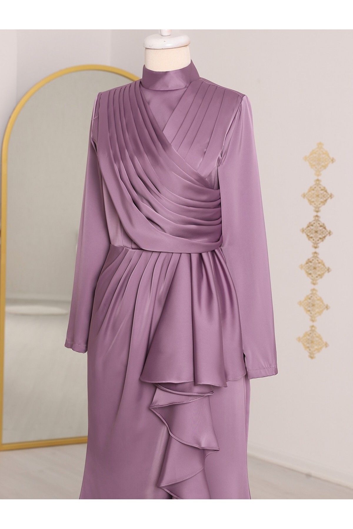 Modamorfo-Abendkleid aus Satin mit gerüschtem Saum und drapierter Vorderseite 2