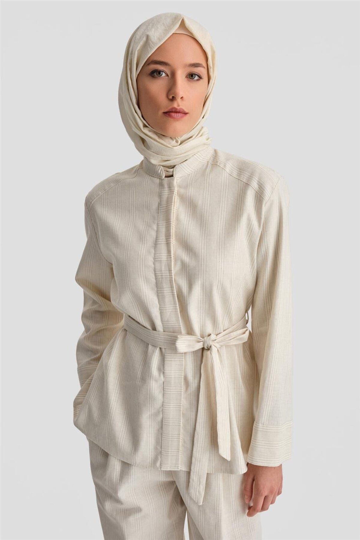 Armine-طقم قطن مخطط سميك باللون البيج الفاتح - 24k6853 3