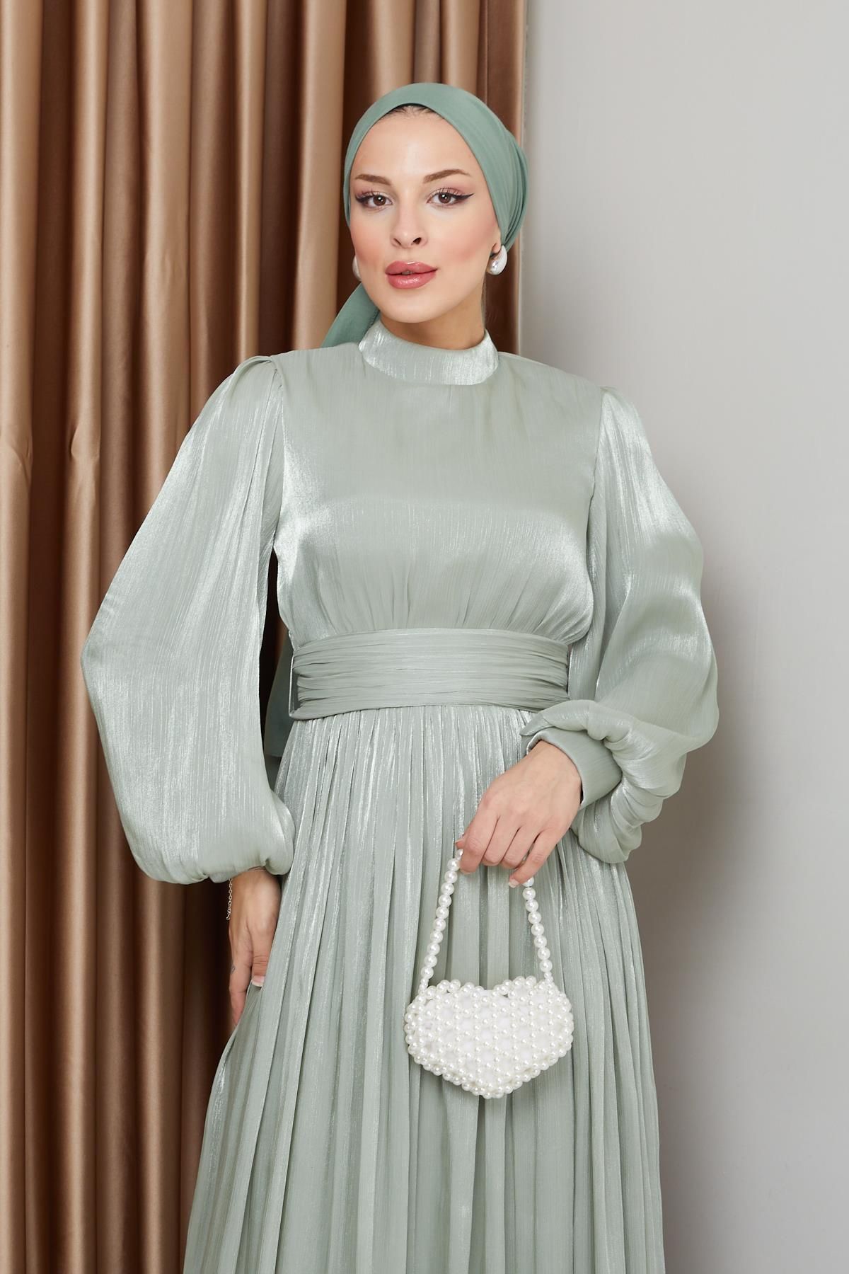 Olcay-Hellgrünes Hijab-Abendkleid aus Seide mit Schärpe und Kordelzug, Yoryo-Modell 1225 4