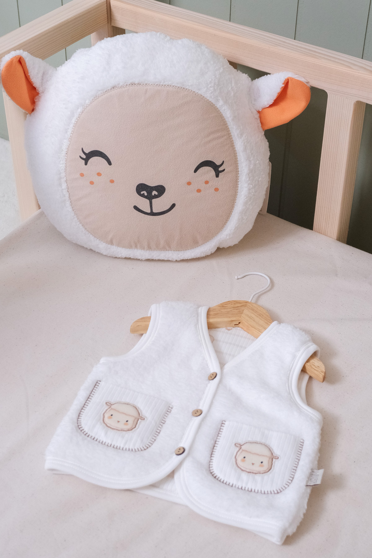 BABYLİM Kuzu Cep Nakışlı Astarlı Bebek Yelek Coconut Düğmeli - Unısex fotoğrafı 7 (önizleme)