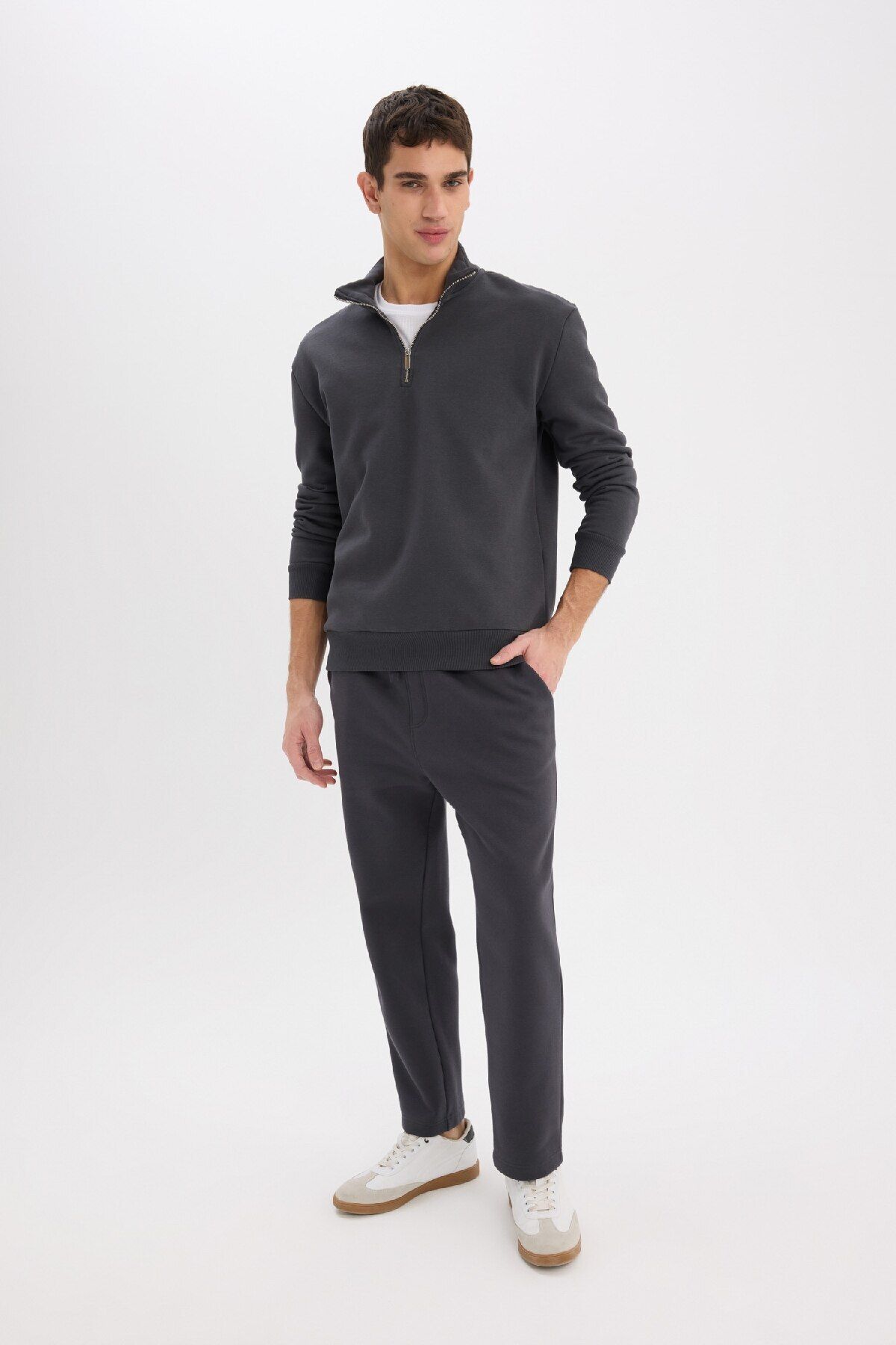 DeFacto-Regular Fit Sweatpants Basic Plain with Fleece Inside, Pockets, Lace-Up Waist, Straight Legs D7836Ax25Sp 3