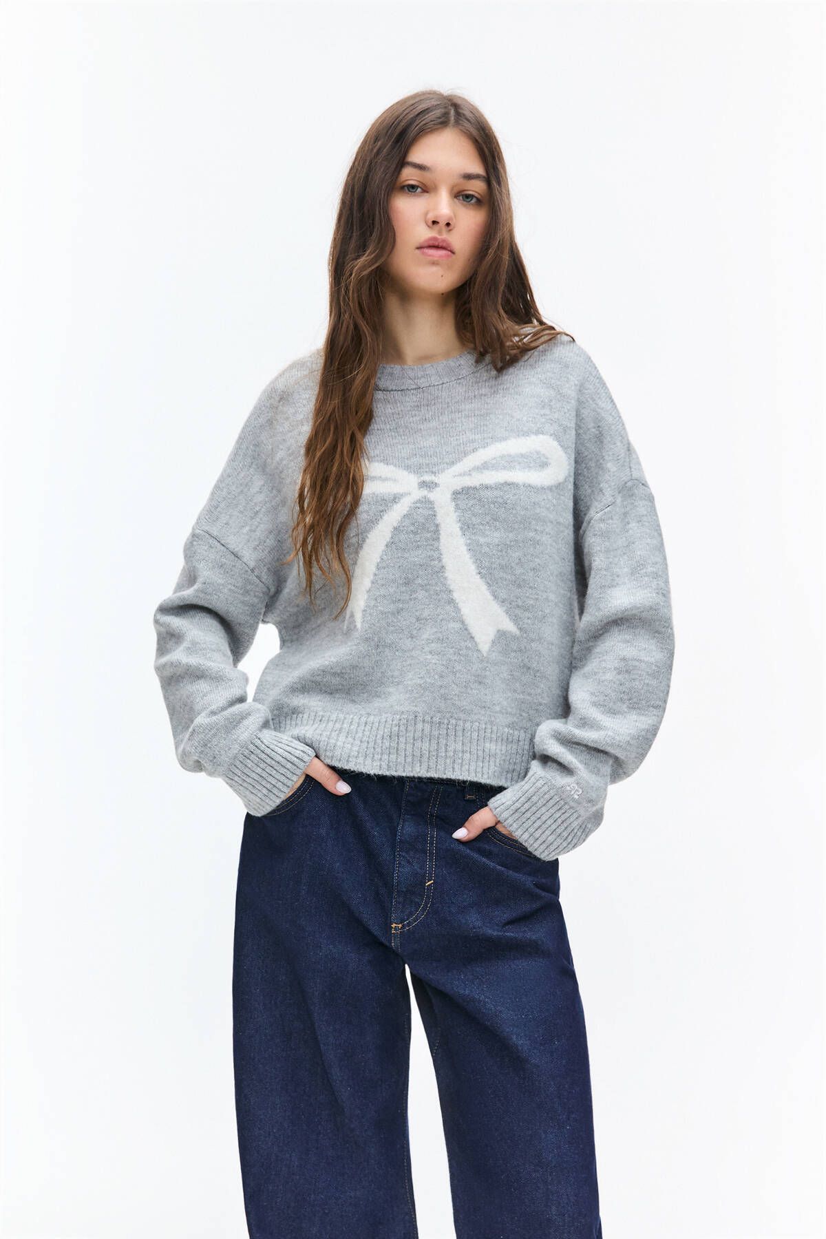 Pull & Bear-Knit jumper with bow graphic 2