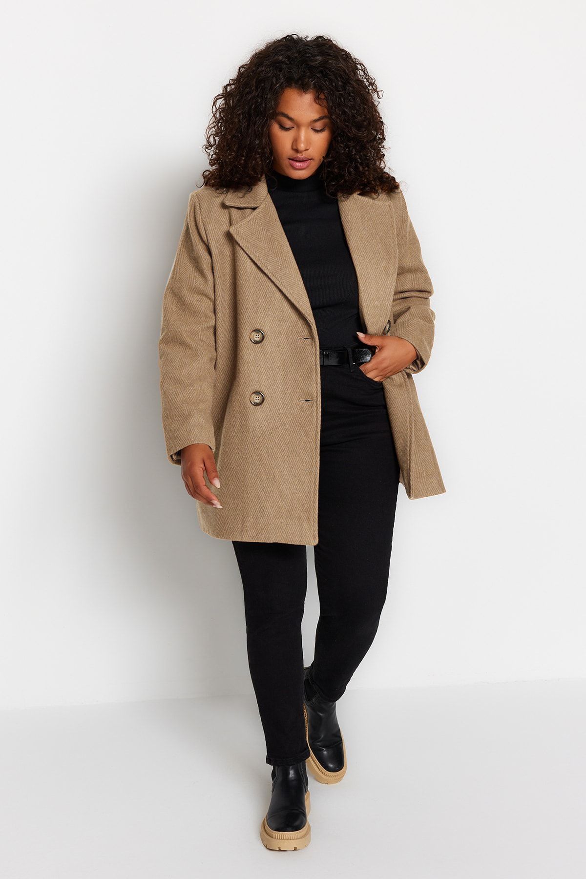 complete the look image