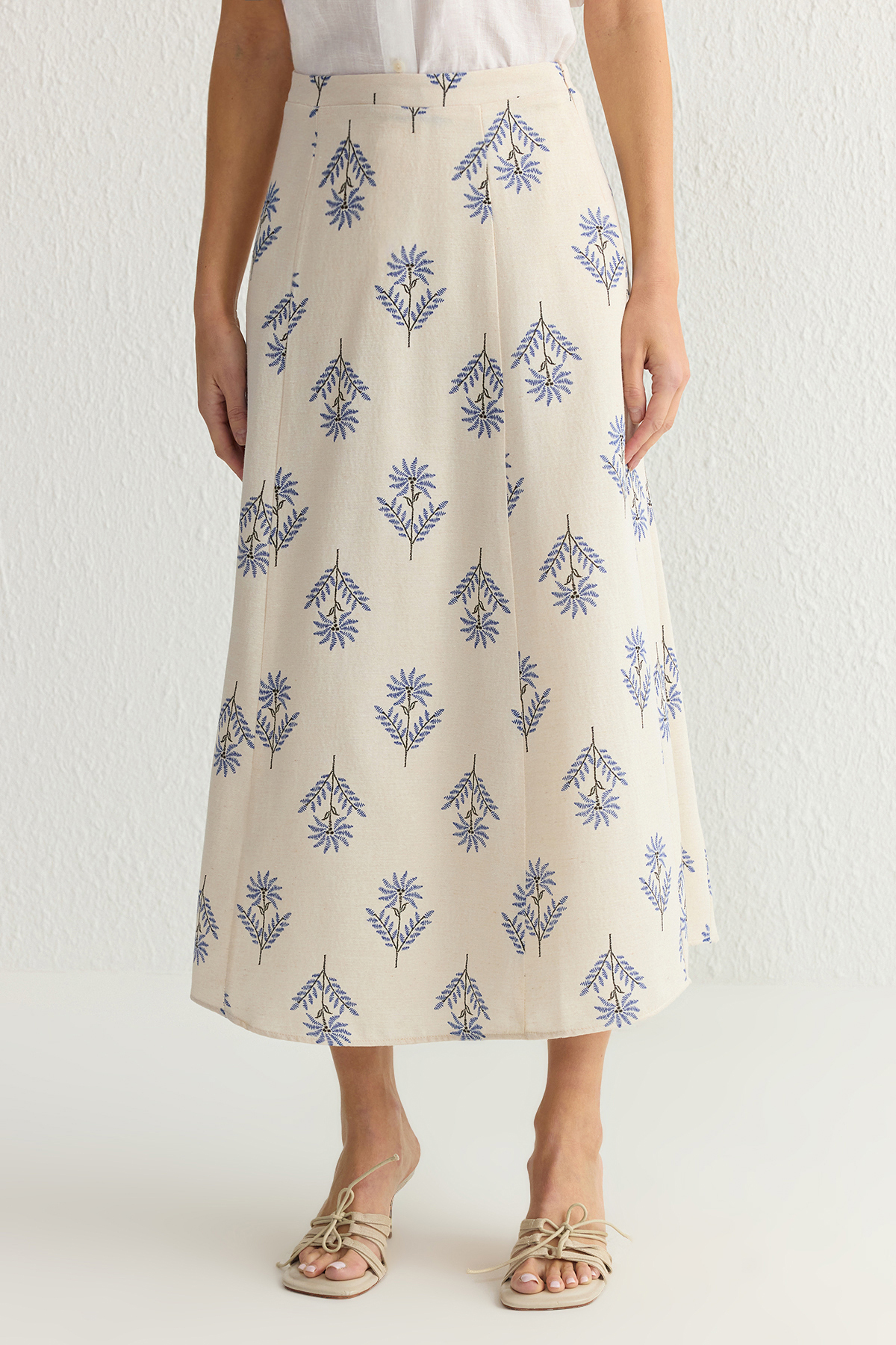 Trendyolmilla  Mavi Çiçek Desenli A-Line Midi Boy Dokuma Keten Karışımlı Etek TWOSS24ET00105 - Görsel 4