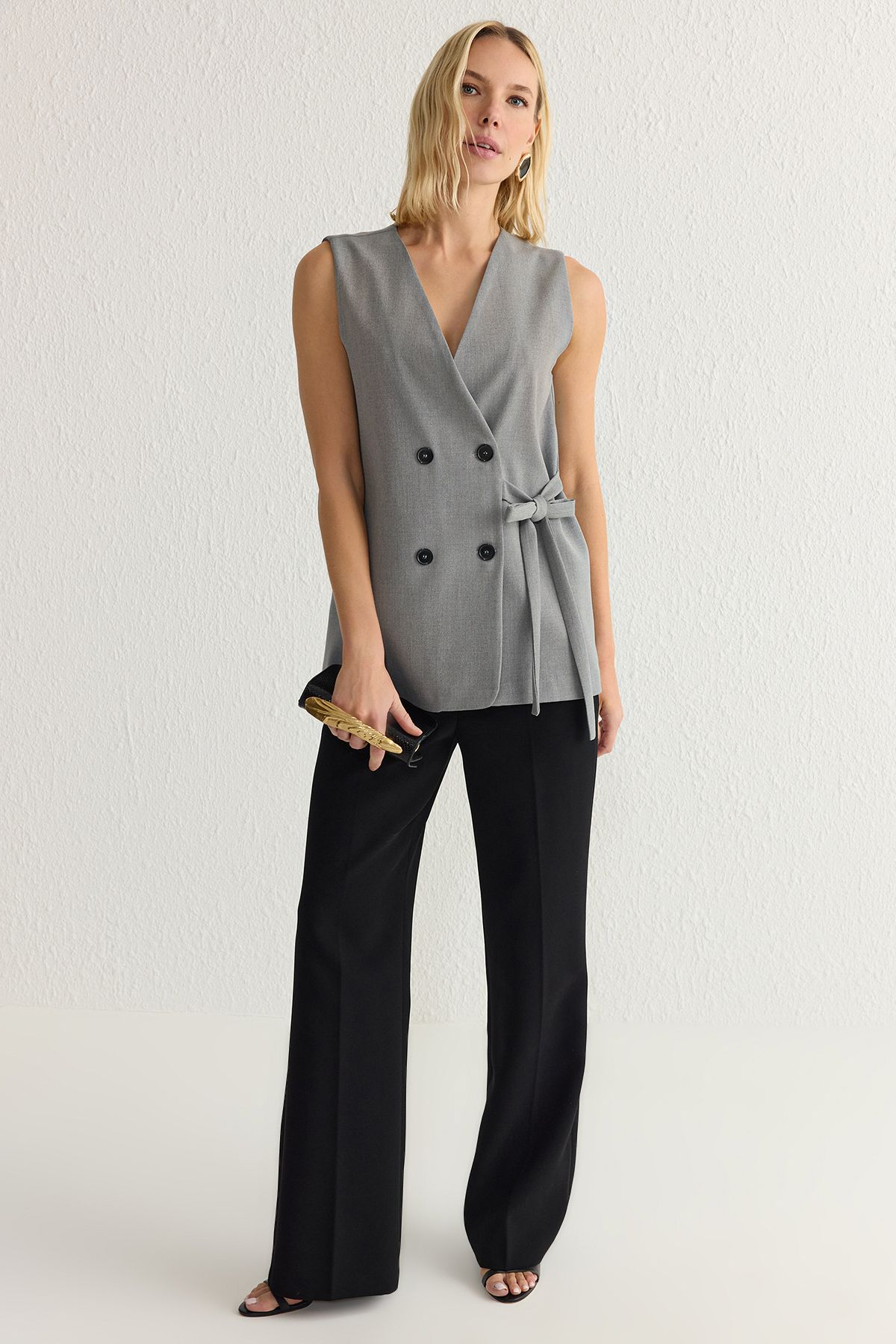complete the look image