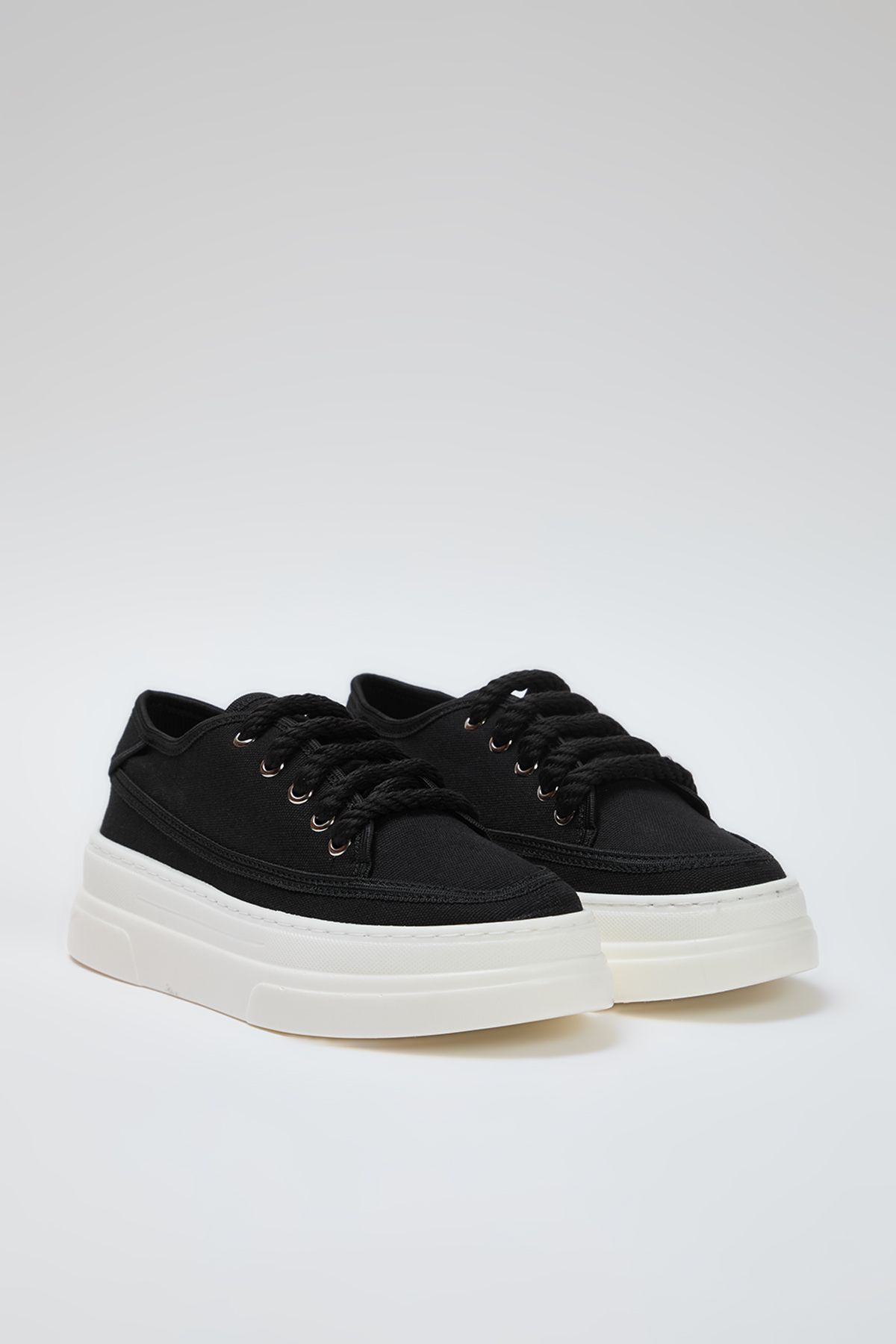 TRENDYOL SHOES-Tenisky 2
