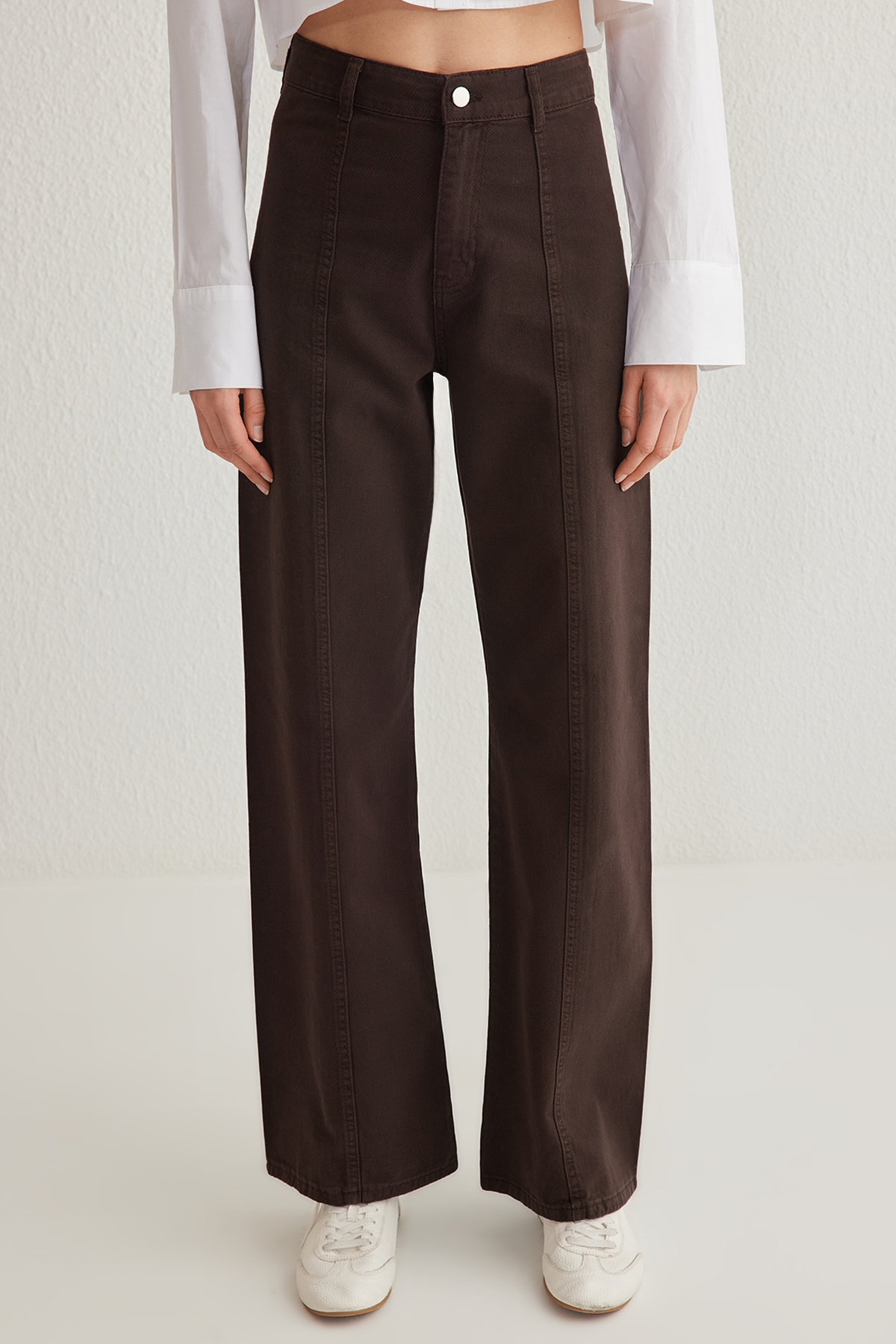 Trendyol Collection-Braune Jeans mit hoher Taille und weitem Bein und detaillierten Nähten TWOSS25JE00034 3