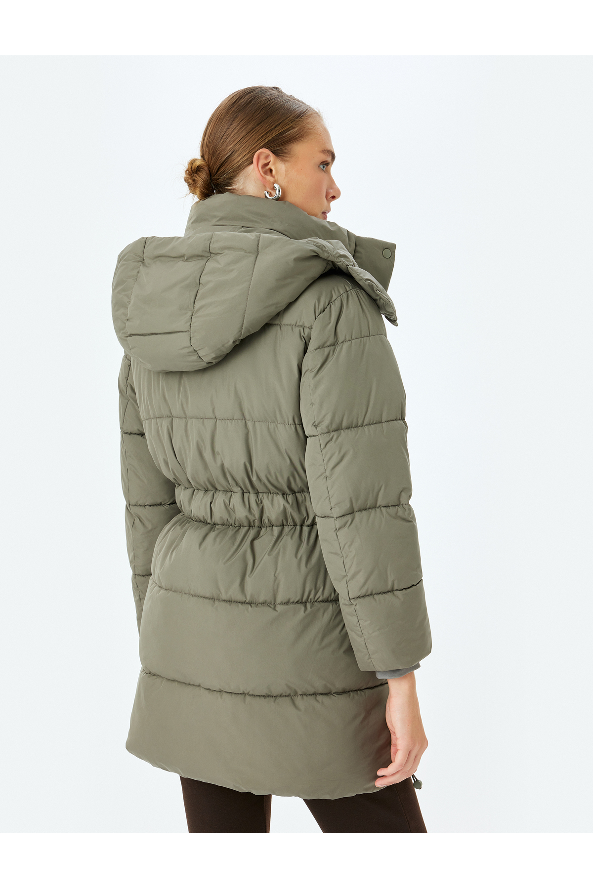 Koton  Cepli Kapüşonlu Kemerli Uzun Şişme Mont - Görsel 4