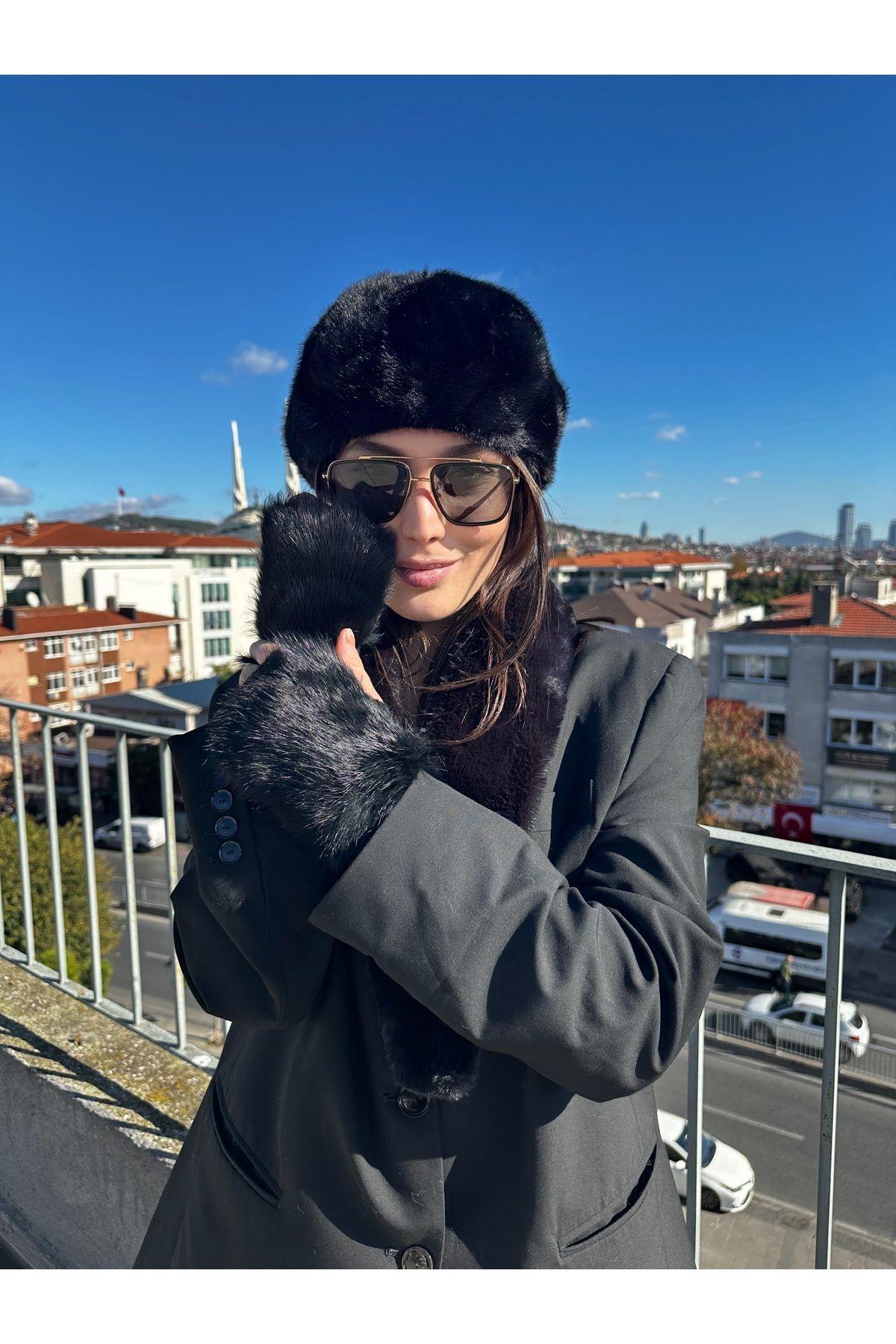 Mollycrush Lüks Ressam Stil Şapka Bere Kadın Siyah Soft Peluş Atkı Detaylı Eldiven 3'lü Set Takım