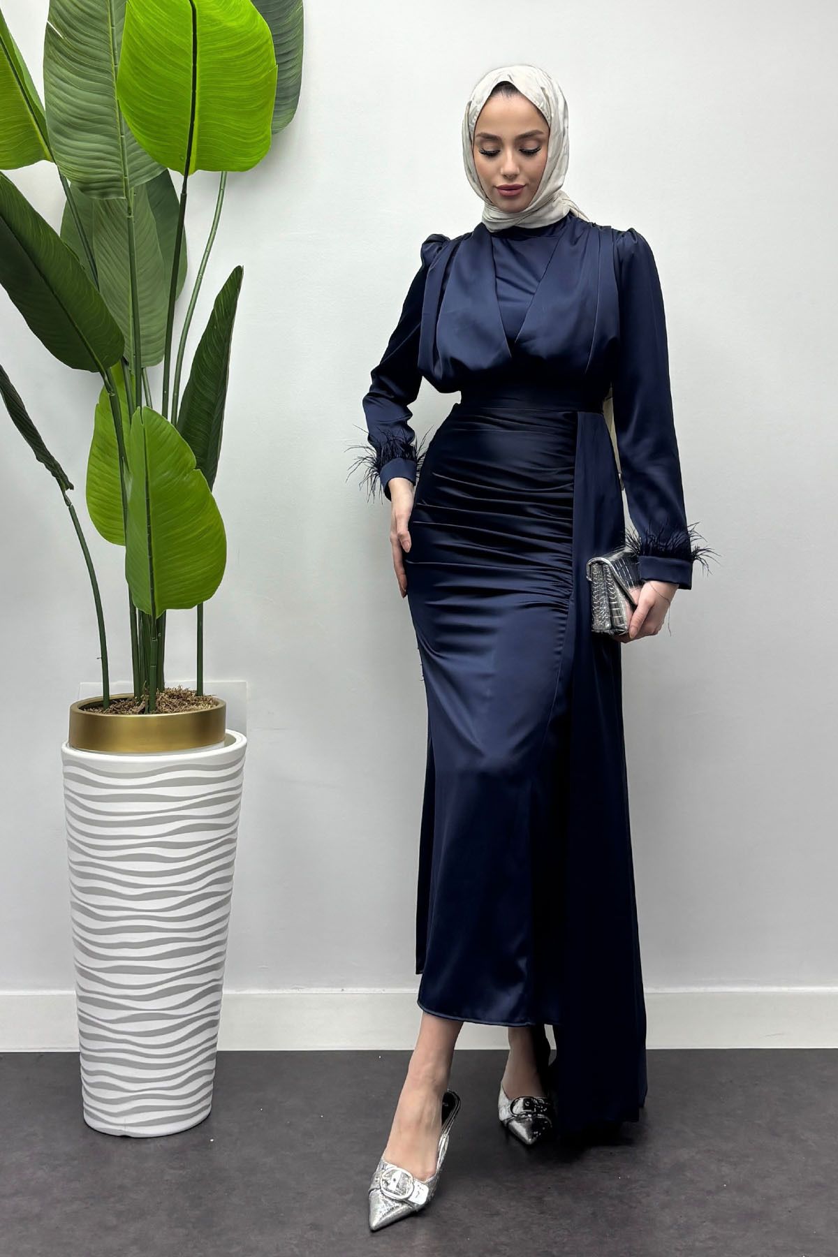 Tesettür Diyarı-Satin Evening Dress with Sleeves Feather Train 4