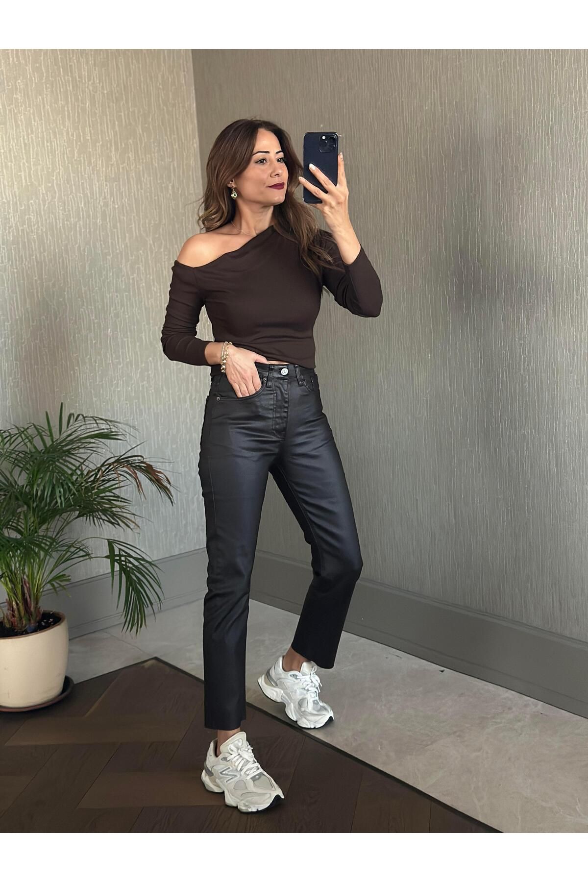 complete the look image