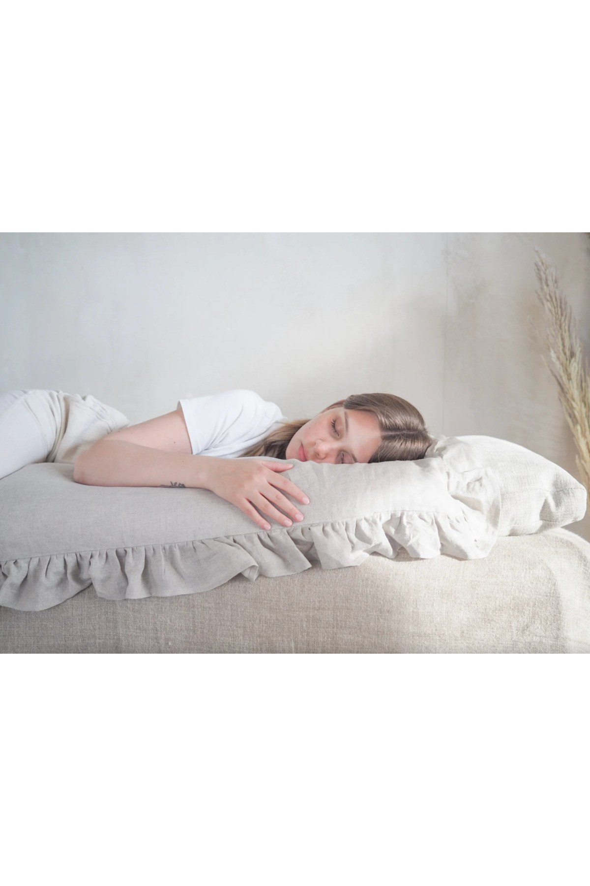 Tinybabyconcept %100 Pamuklu Hamile Yastığı Kılıfı 50x135 Cm Doğal Ham Keten Fırfırlı Bej, Dekoratif fotoğrafı 4 (önizleme)