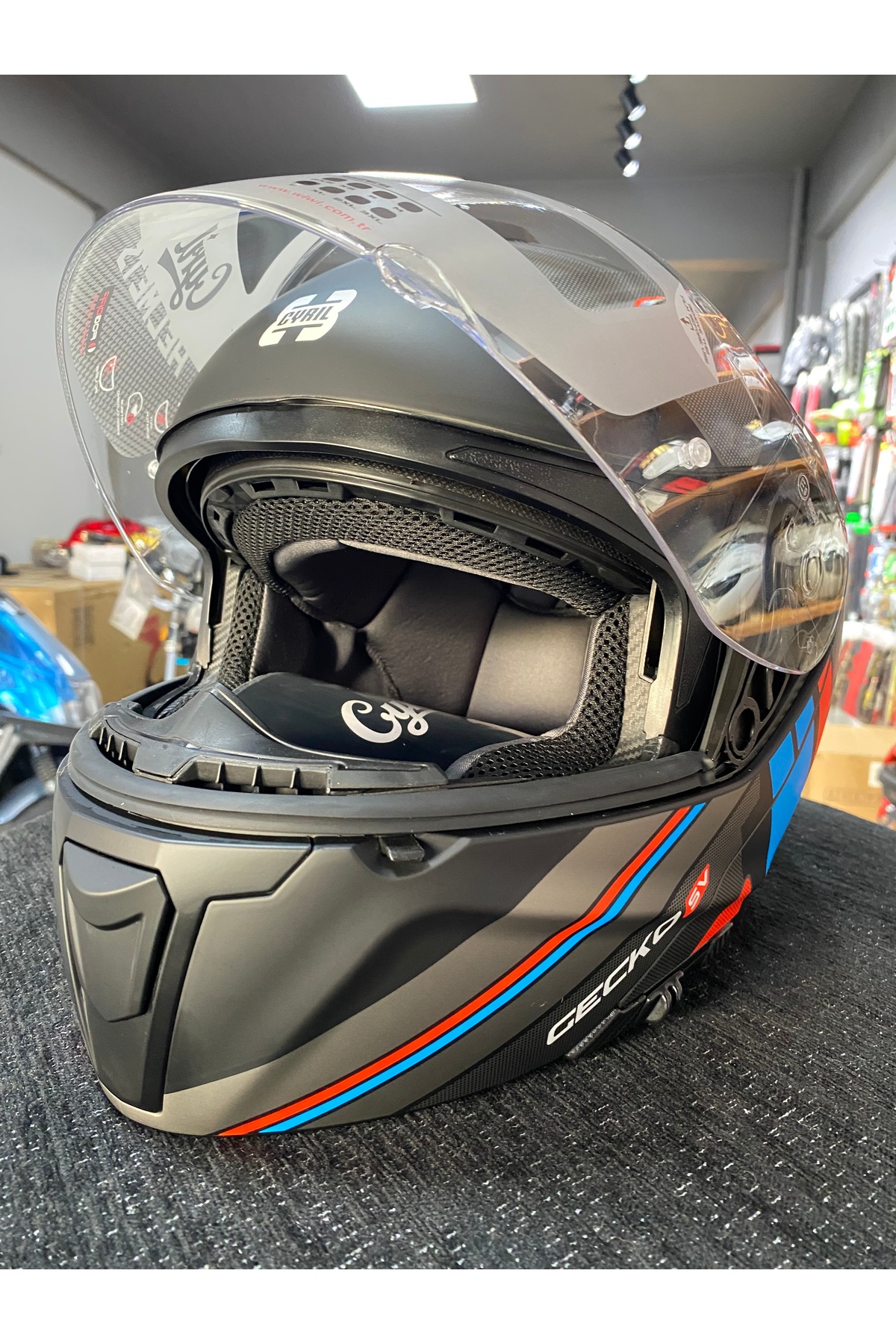 CYRIL HELMETS ÇENE AÇILIR GÜNEŞ VİZÖRLÜ FU403SV GECKO SV EPIC B1